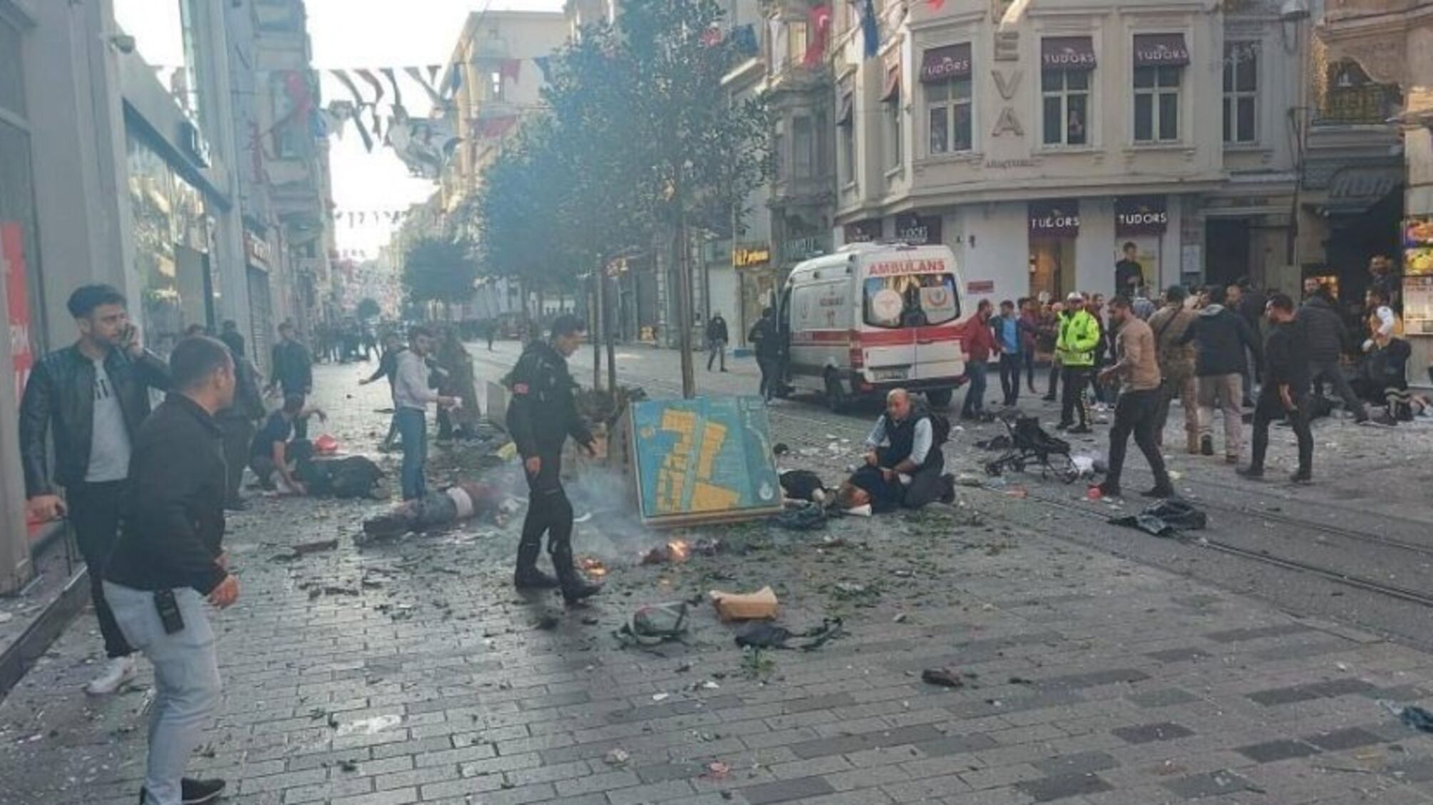 Теракт у Стамбулі здійснила жінка-смертниця: перші фото (оновлено)