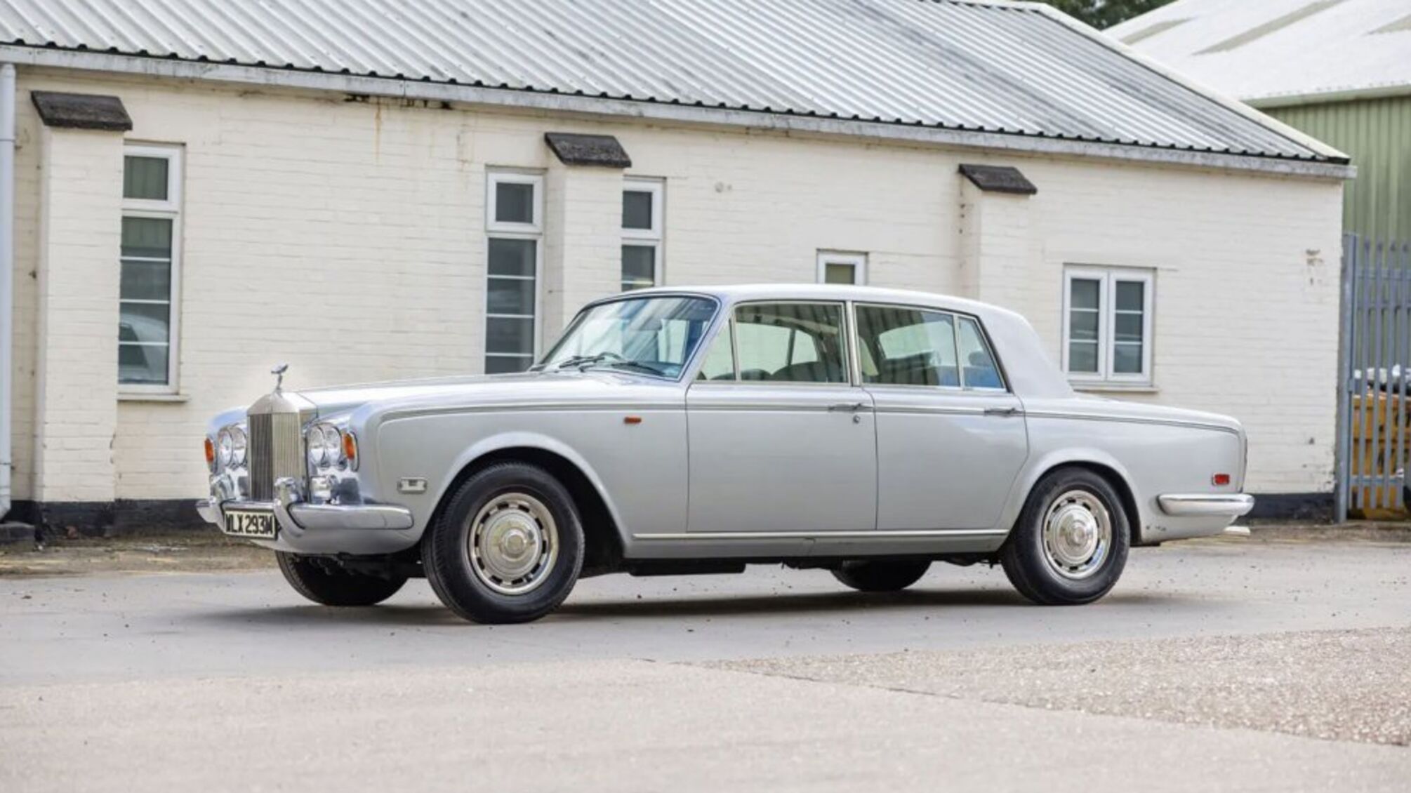 Певец Андрей Данилко продает серебристый Rolls-Royce, на котором ездил Фредди Меркьюри