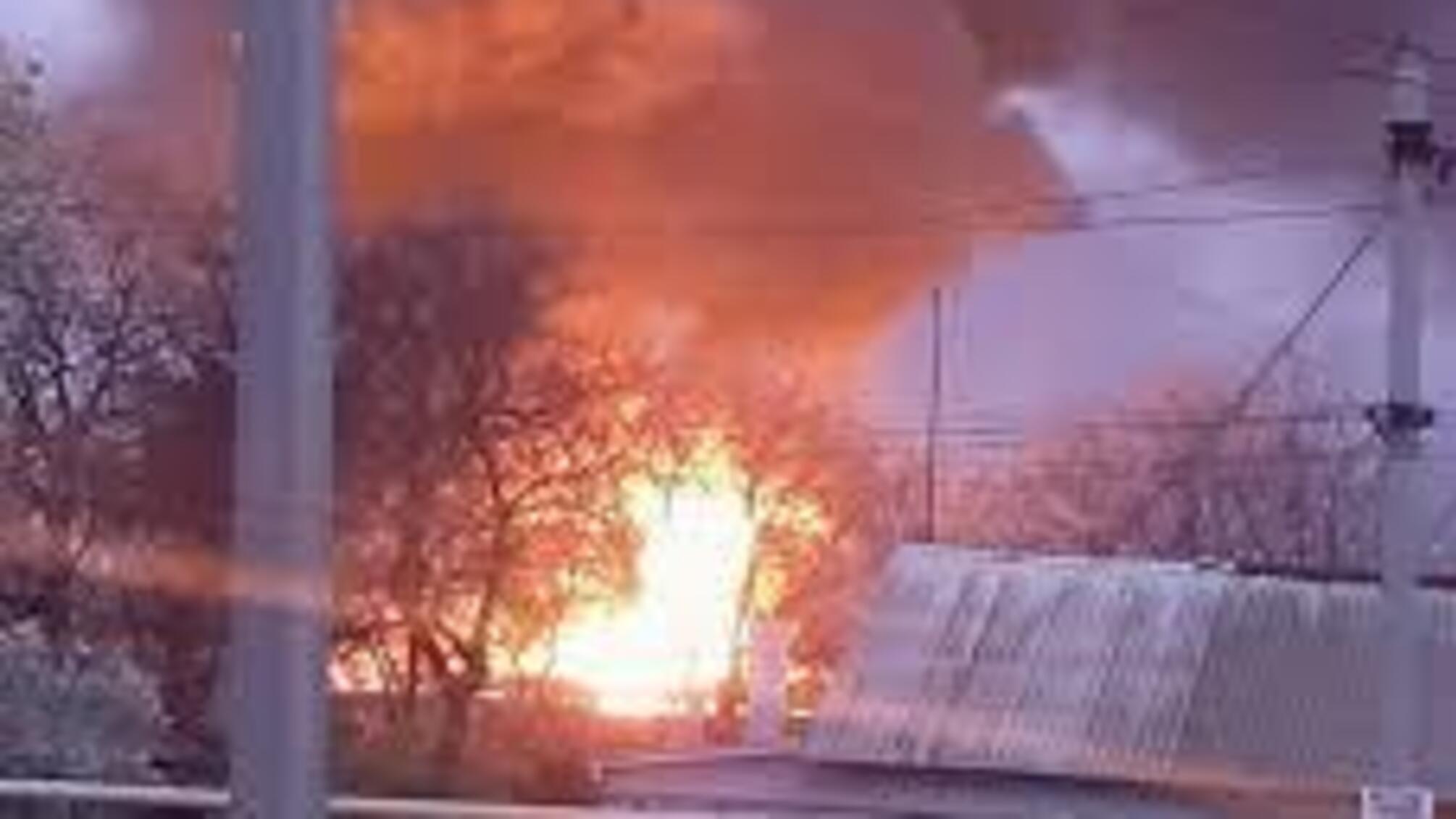 В окупованій Макіївці горить нафтобаза (відео)