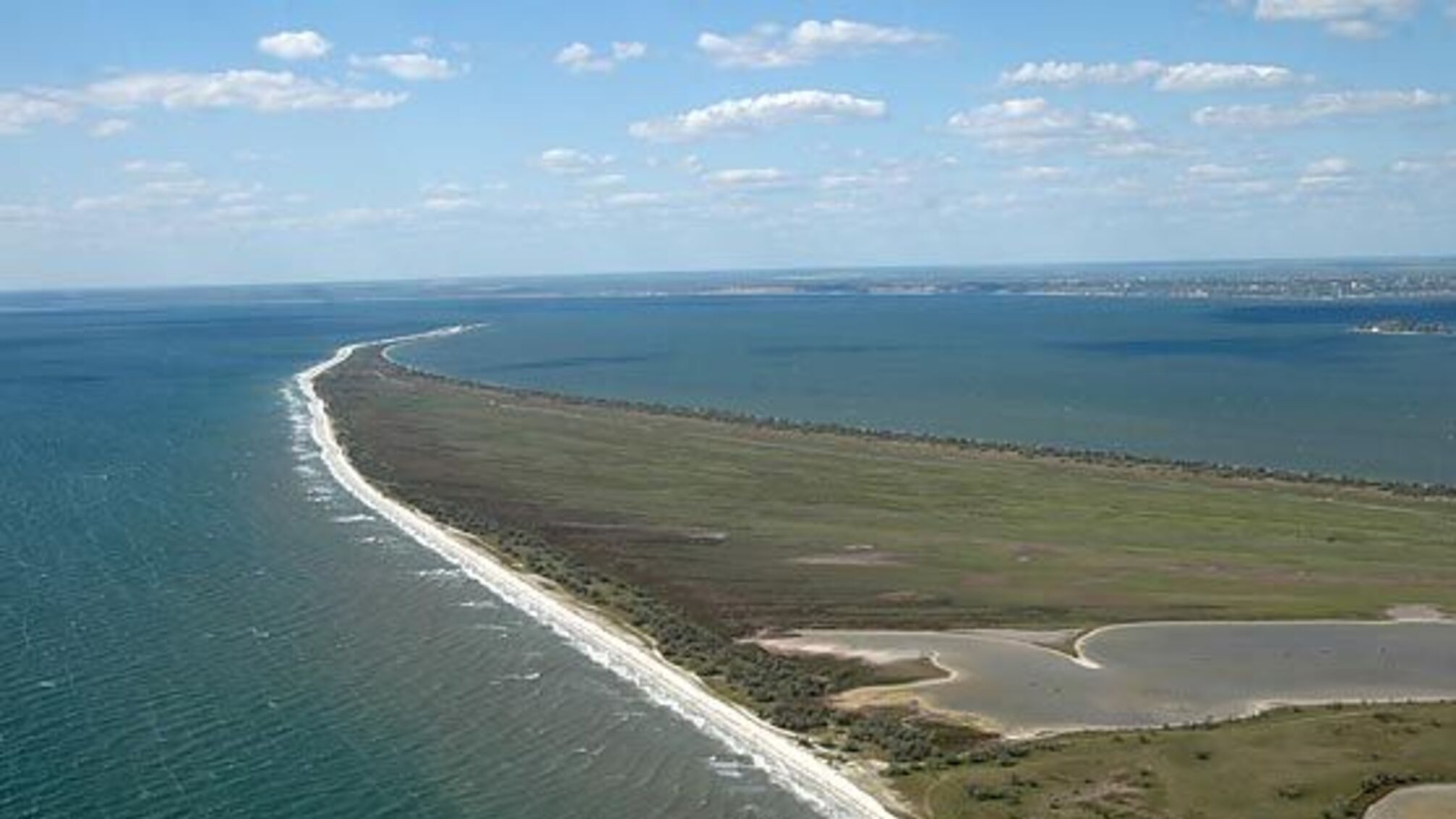 По данным властей, Кинбурнская коса является последней территорией Николаевской области, оккупированной российскими войсками