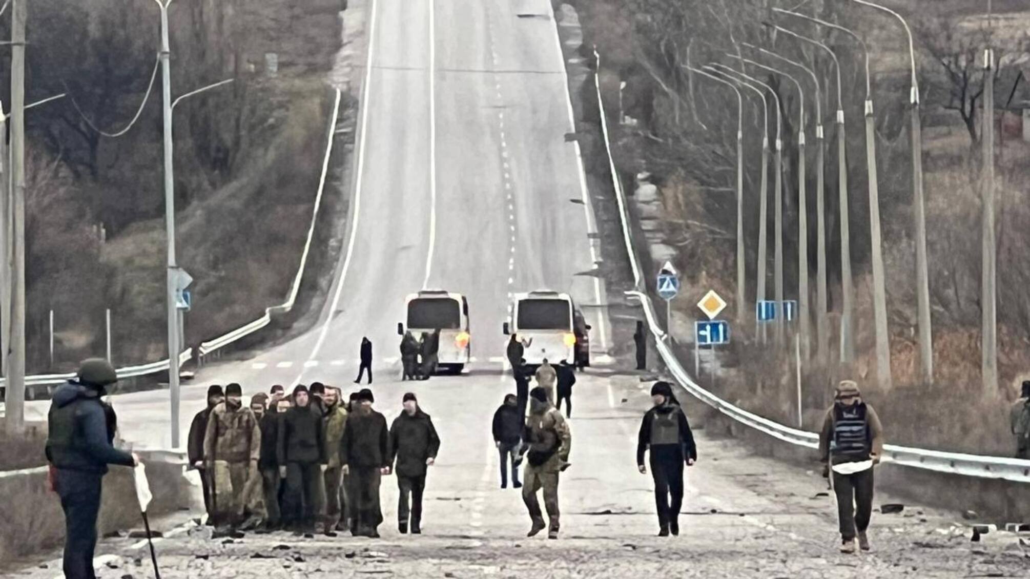 Украина вернула домой еще 50 военнопленных