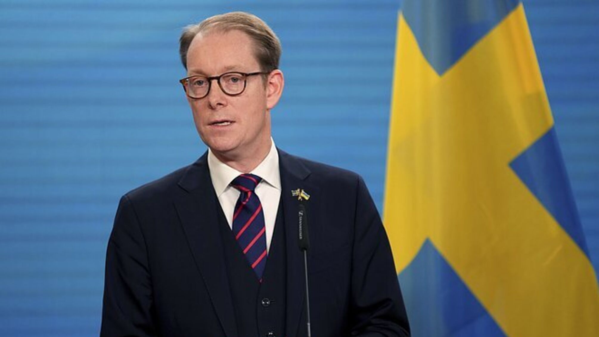 Швеция передает Украине крупнейший в истории отношений пакет военной помощи