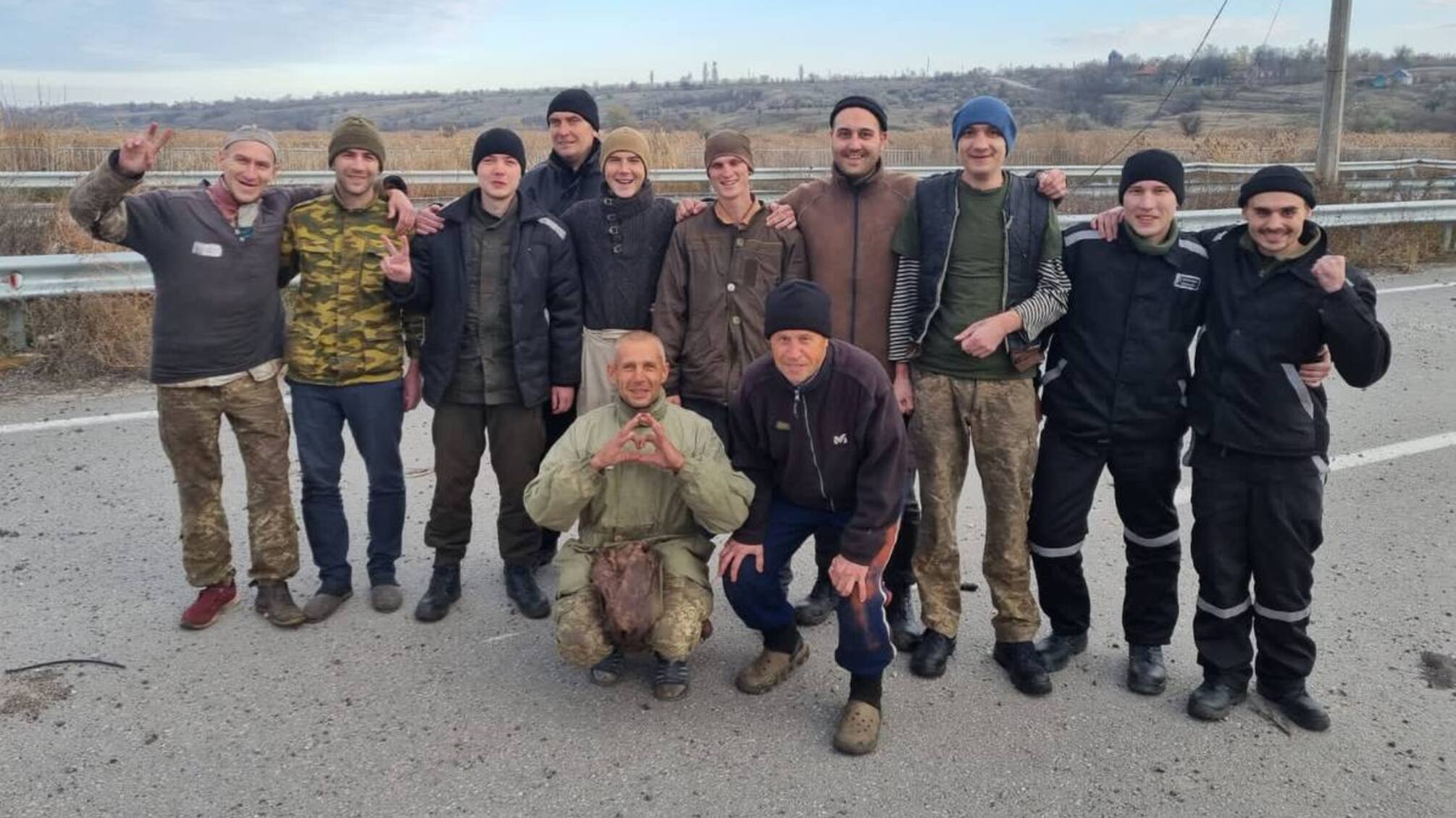Украина провела обмен пленными с рф: среди 107 бойцов – тяжелораненые с ампутациями