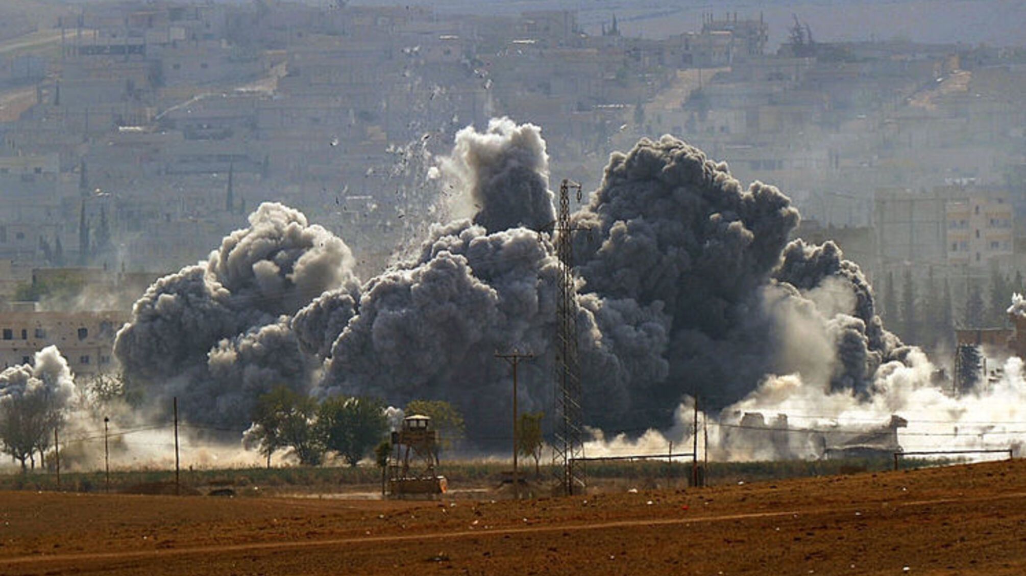 рф бомбила густонаселений район у Сирії