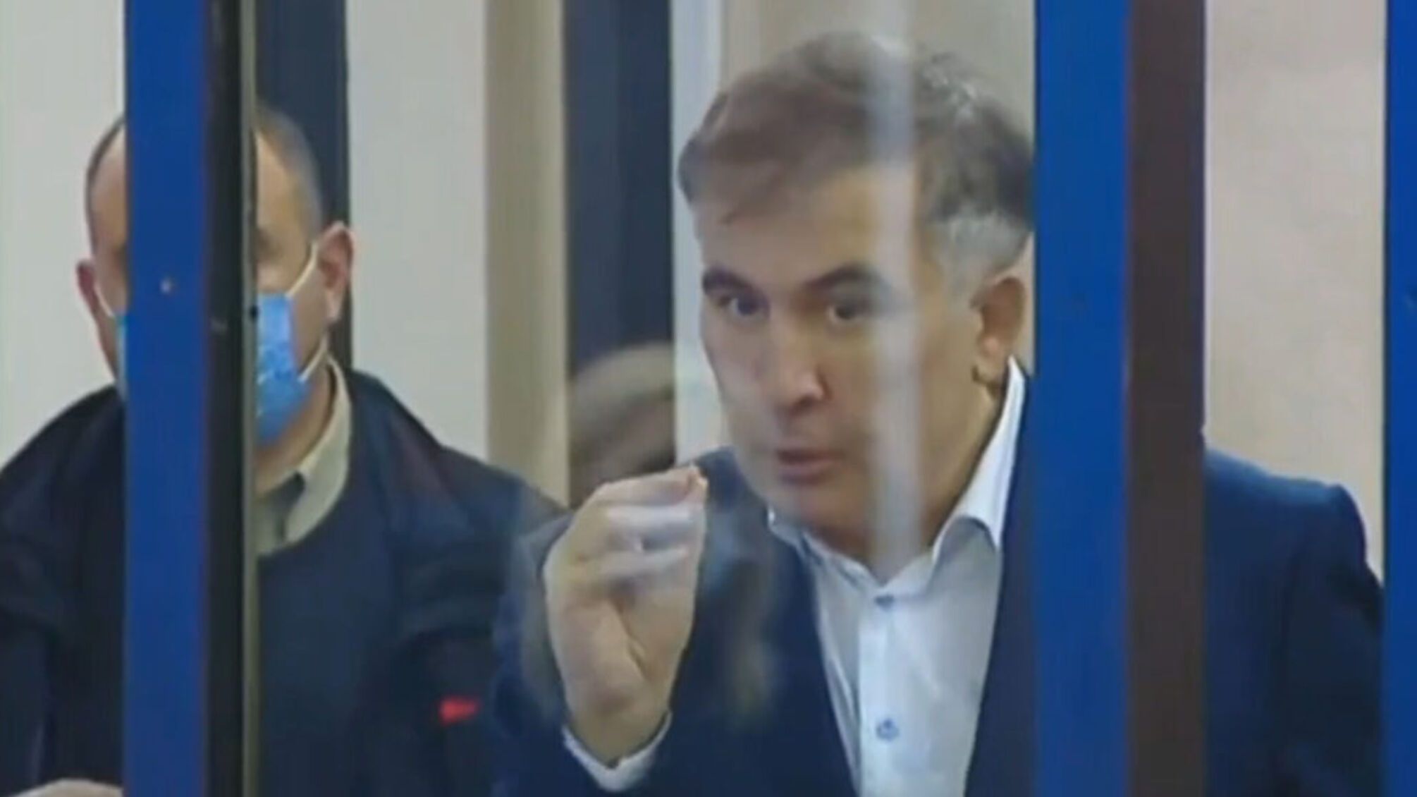 Саакашвили в суде пожаловался на лечение, которое 'взорвало его здоровье'