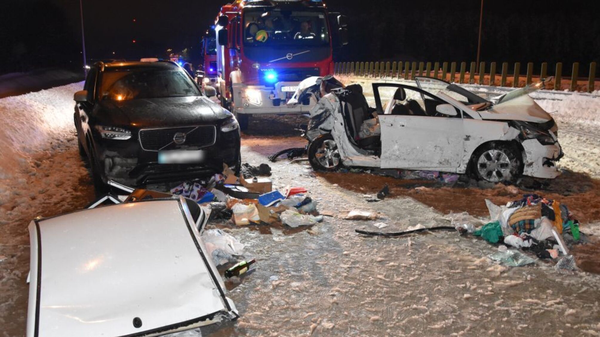 Последствия автотрощи в Польше возле пункта пропуска из Украины