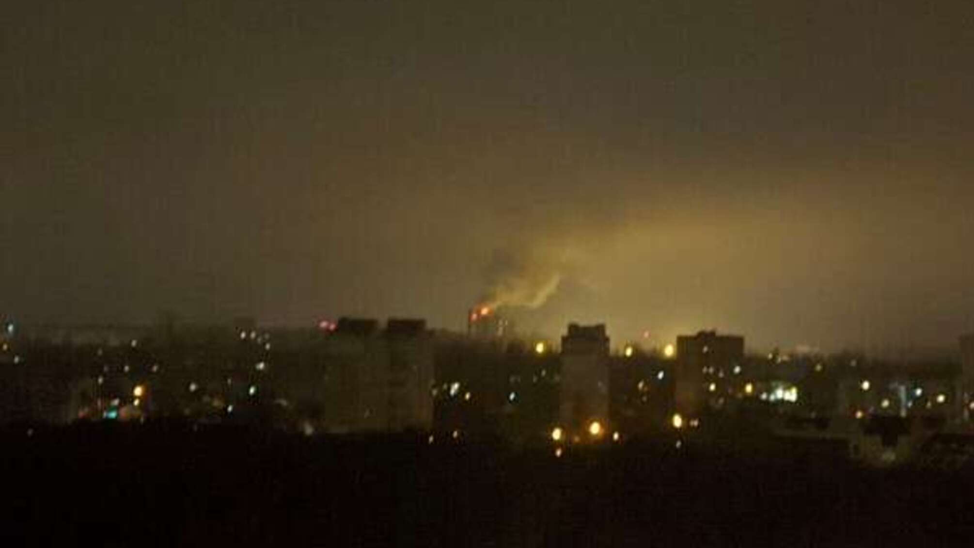 В одном из районов Киева прогремели взрывы: детали