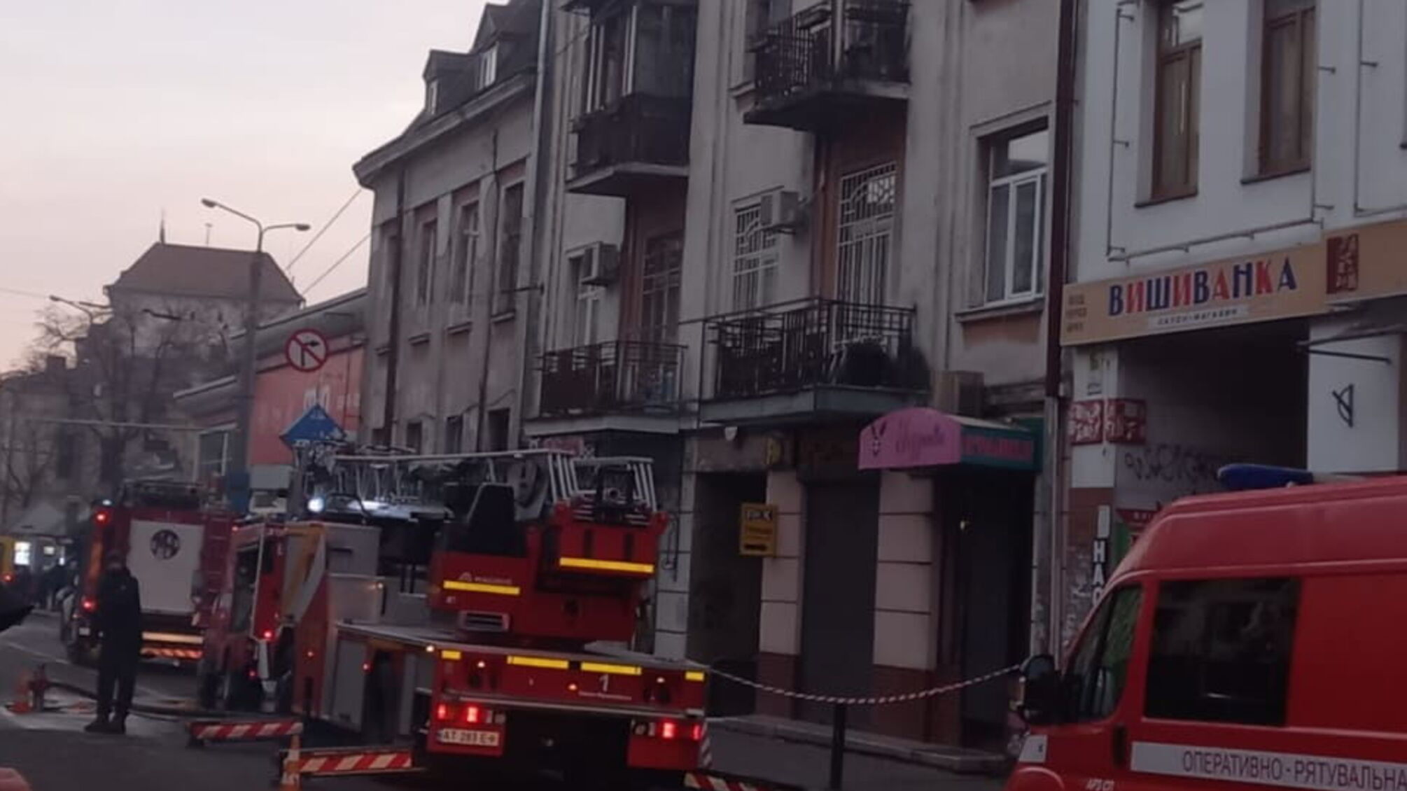 Масштабный пожар в Ивано-Франковске: один человек погиб, еще двоих удалось спасти