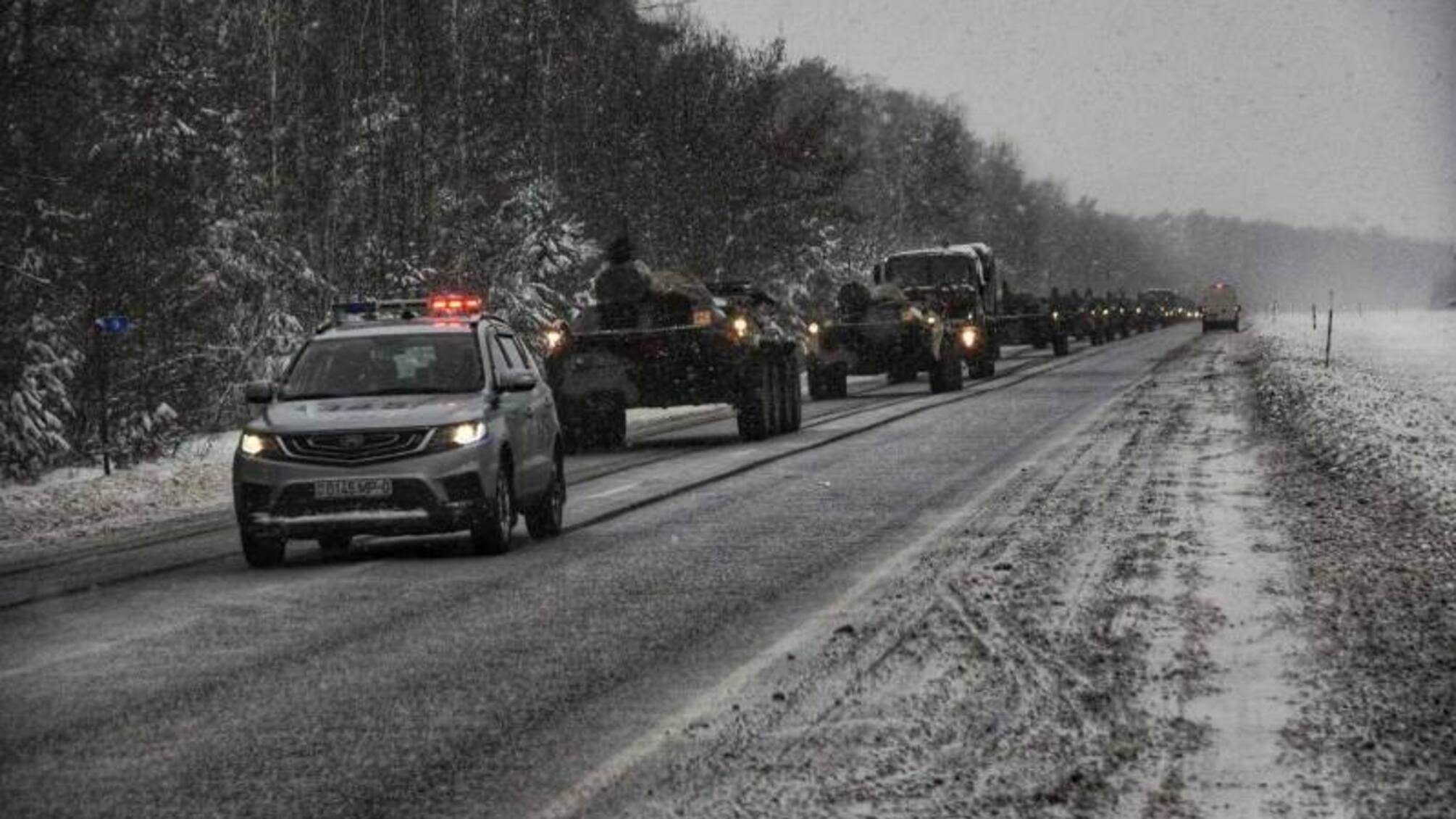 Колонны военной техники на польско-белорусской границе