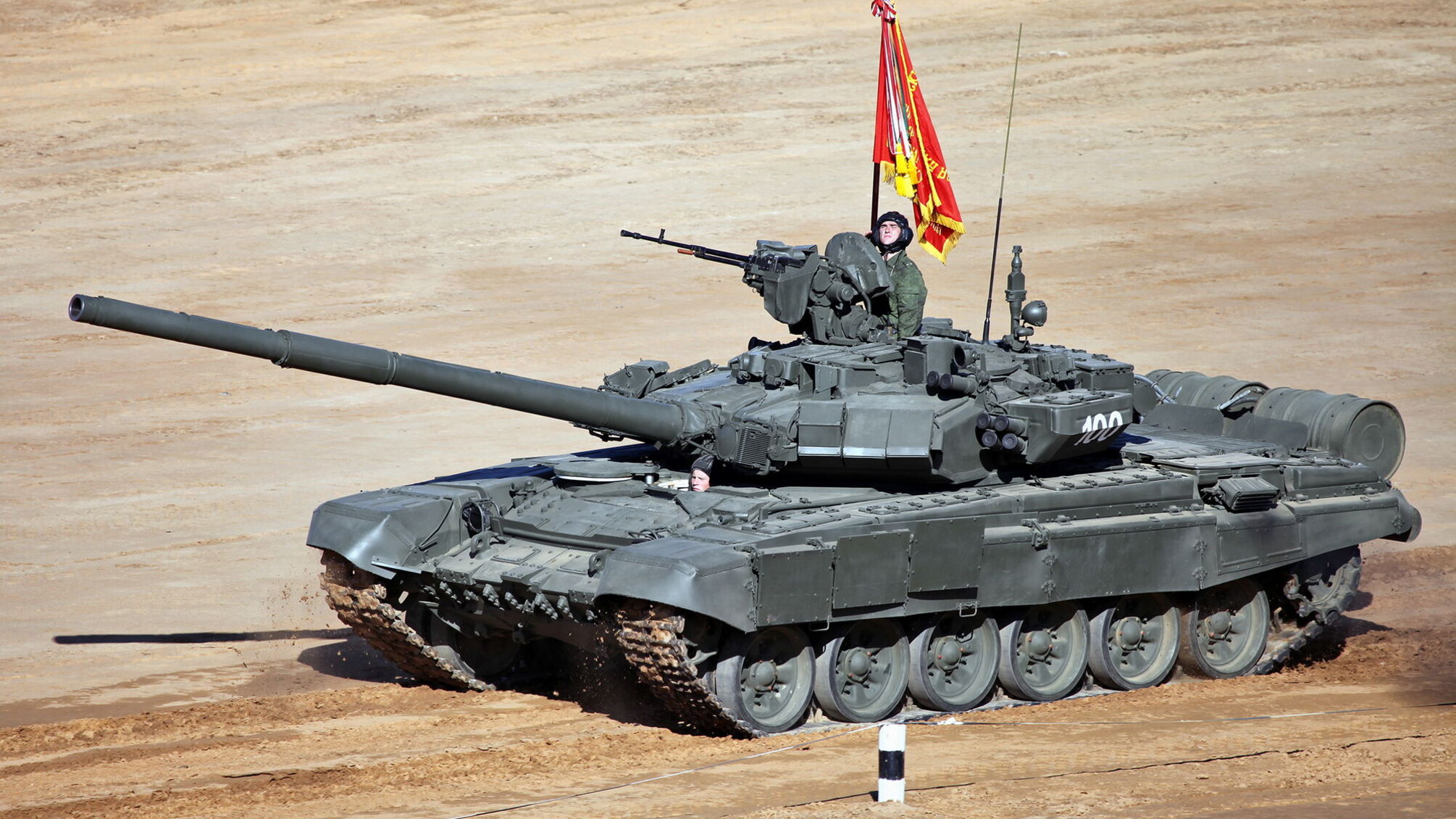 В Мариуполе впервые заметили колонну с российскими танками Т-90, – Андрющенко