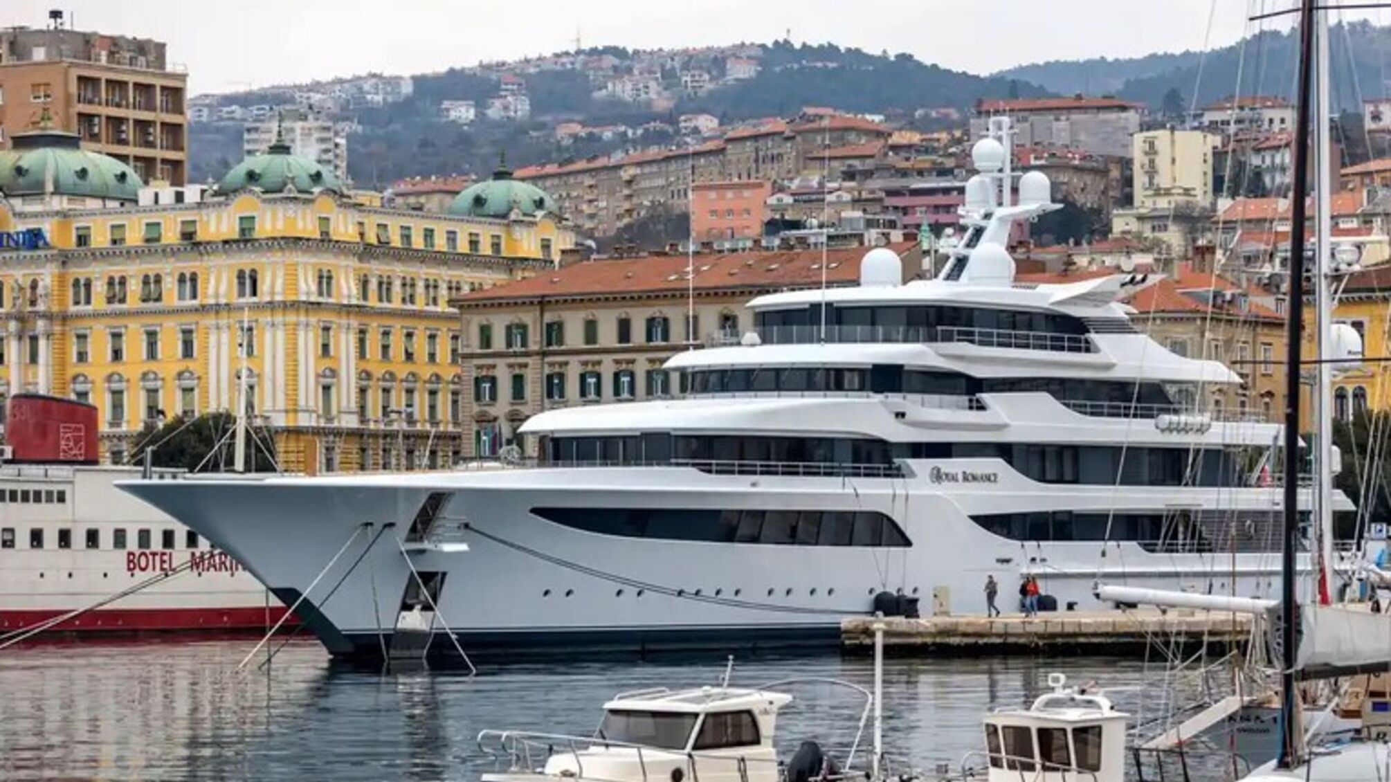 Арестованную в Хорватии 93-метровую яхту Медведчука стоимостью около $200 млн продадут на аукционе