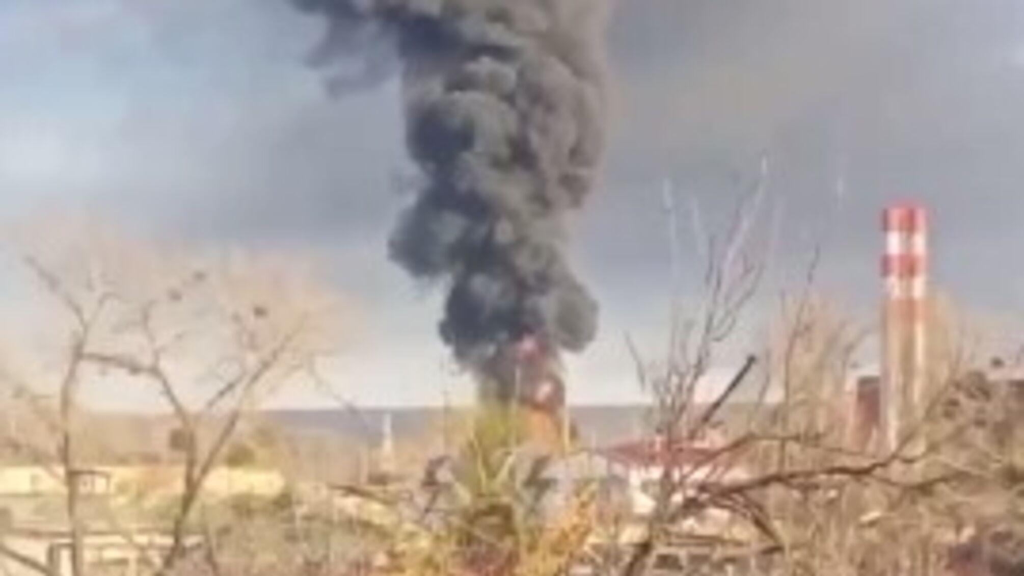 Масштабный взрыв на электростанции в Белгородской области: росСМИ сообщают о ''прилете''