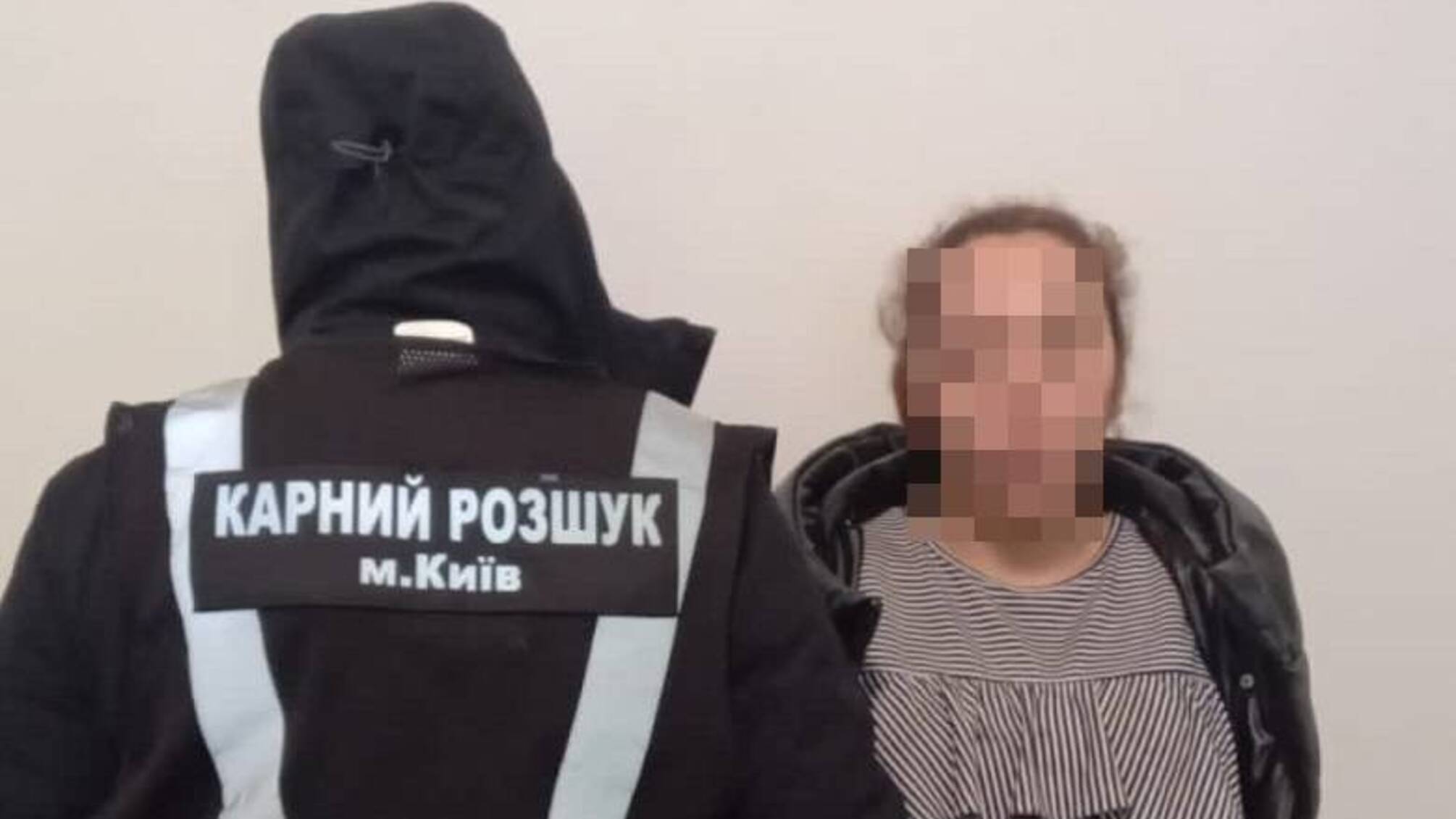 Обворовали пенсионеров под предлогом раздачи гуманитарной помощи: столичные оперативники задержали злоумышленниц