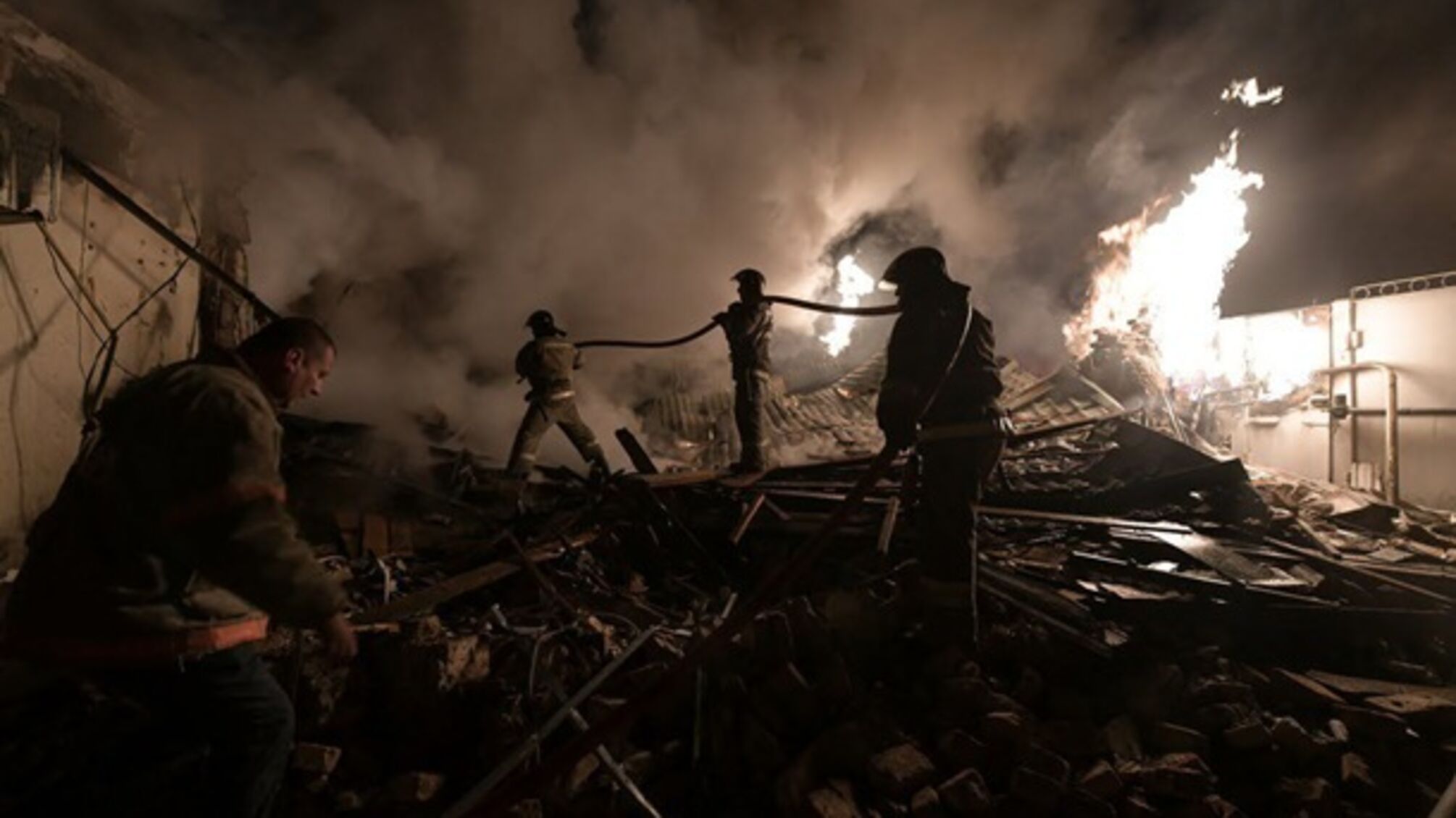 На росії знову вогонь: горить будинок для людей похилого віку, є загиблі (відео) 