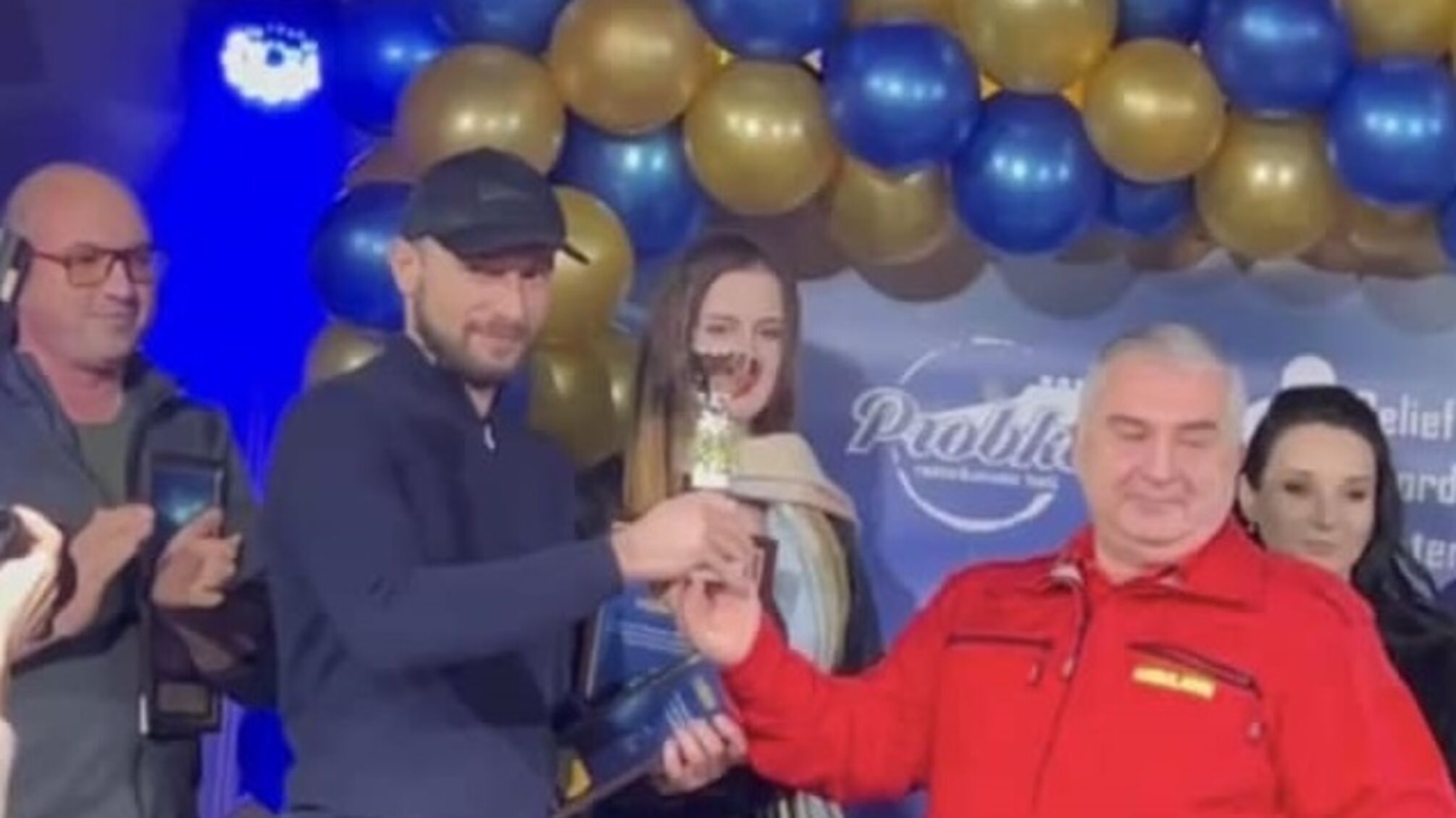 БФ 'Батальон Волонтер' в Харькове наградили за помощь медикам