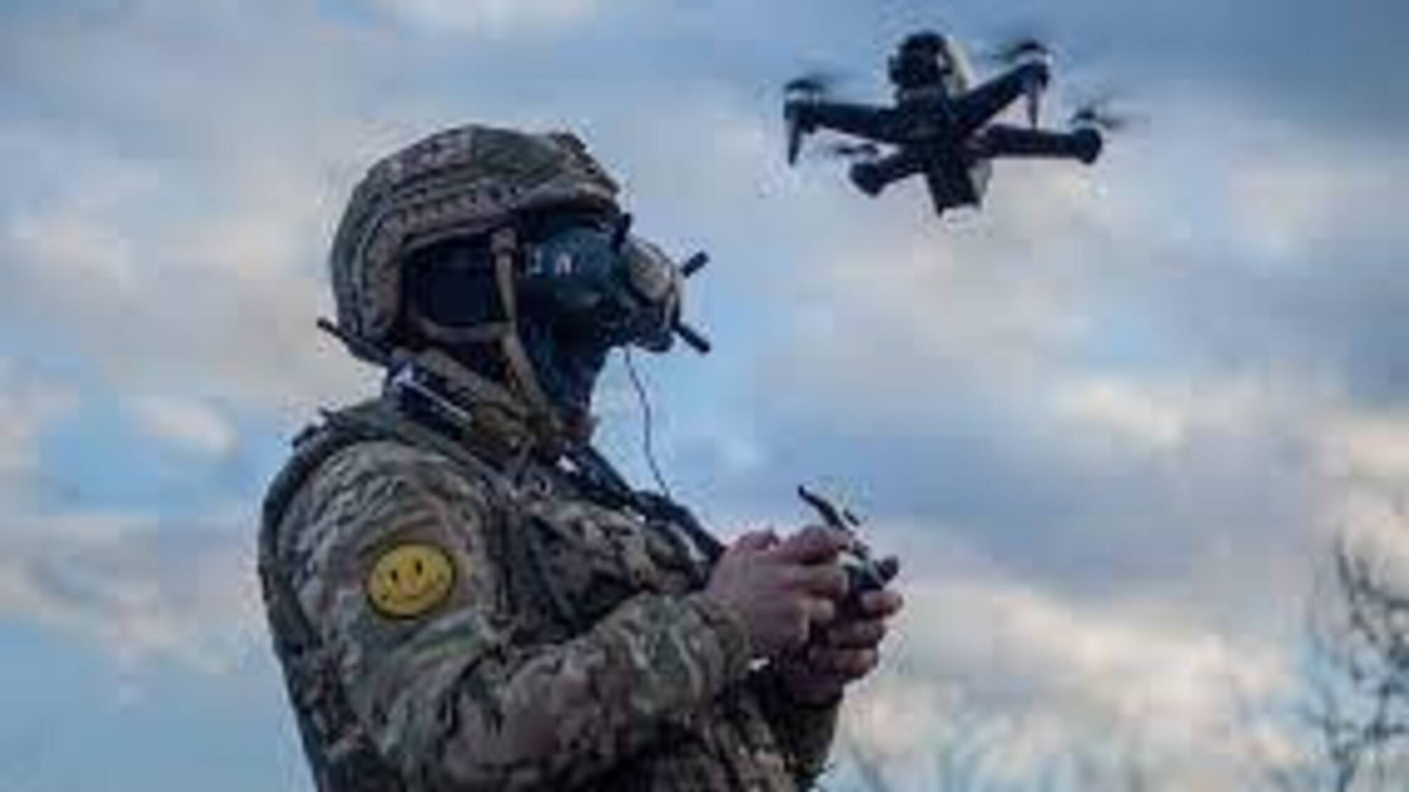 Добил себя сам: дрон ВСУ взорвал оккупанта в окопе и снял, как тот совершил самоубийство (видео)