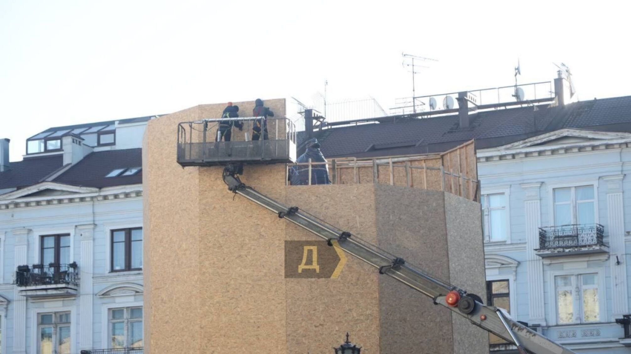 СМИ: В Одессе начался демонтаж памятника Екатерине (видео)