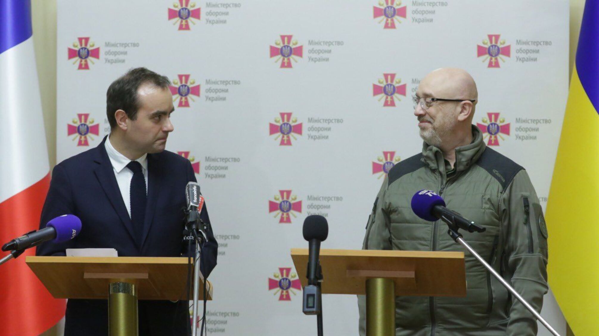 Резніков: Франція продовжить постачати системи ППО Україні