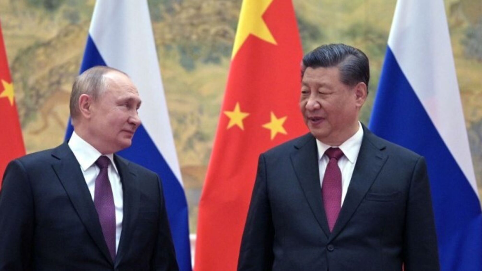 CNN: Китай міг постачати росії шоломи та бронежилети: адміністрація Байдена розпочала розслідування