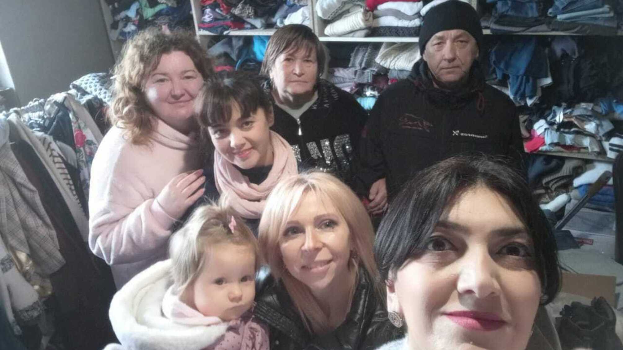Круговорот добра: в Киевской области организовали 'Бесплатный магазин' для переселенцев