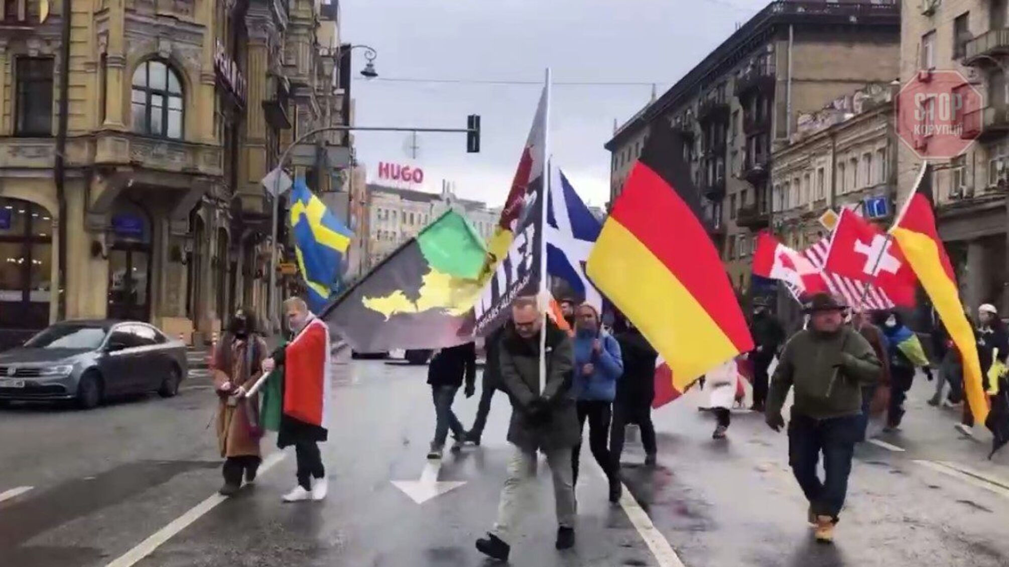 Марш єдності у Києві: іноземці вийшли, щоб підтримати Україну