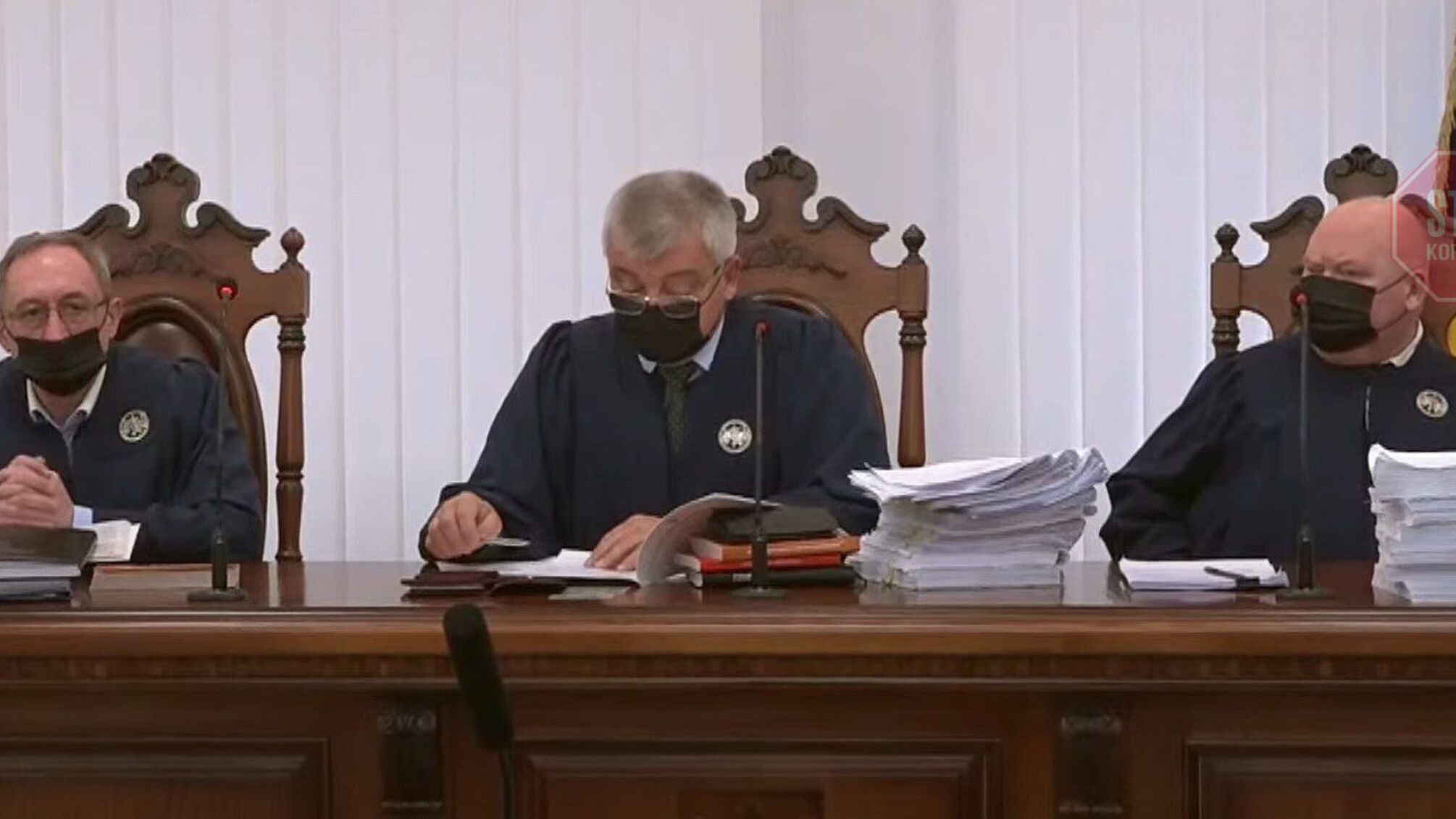 Порошенко: апелляционный суд оставил меру пресечения без изменений