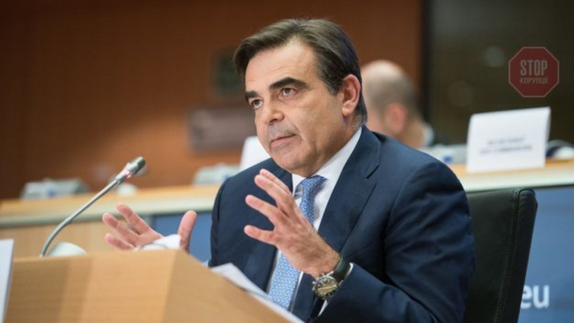 Еврокомиссия ожидает до миллиона беженцев в случае эскалации в Украине