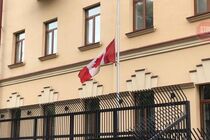 Канада призупинила роботу посольства у Києві