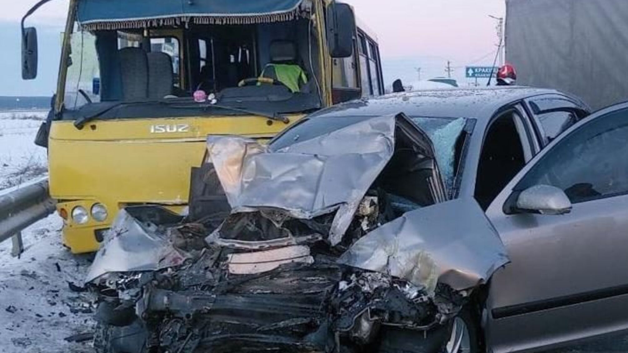 На Львовщине легковушка протаранила маршрутку, есть погибший и пострадавшие