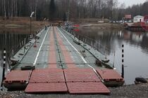 В 4 км от Украины через реку Припять развернули понтонный мост
