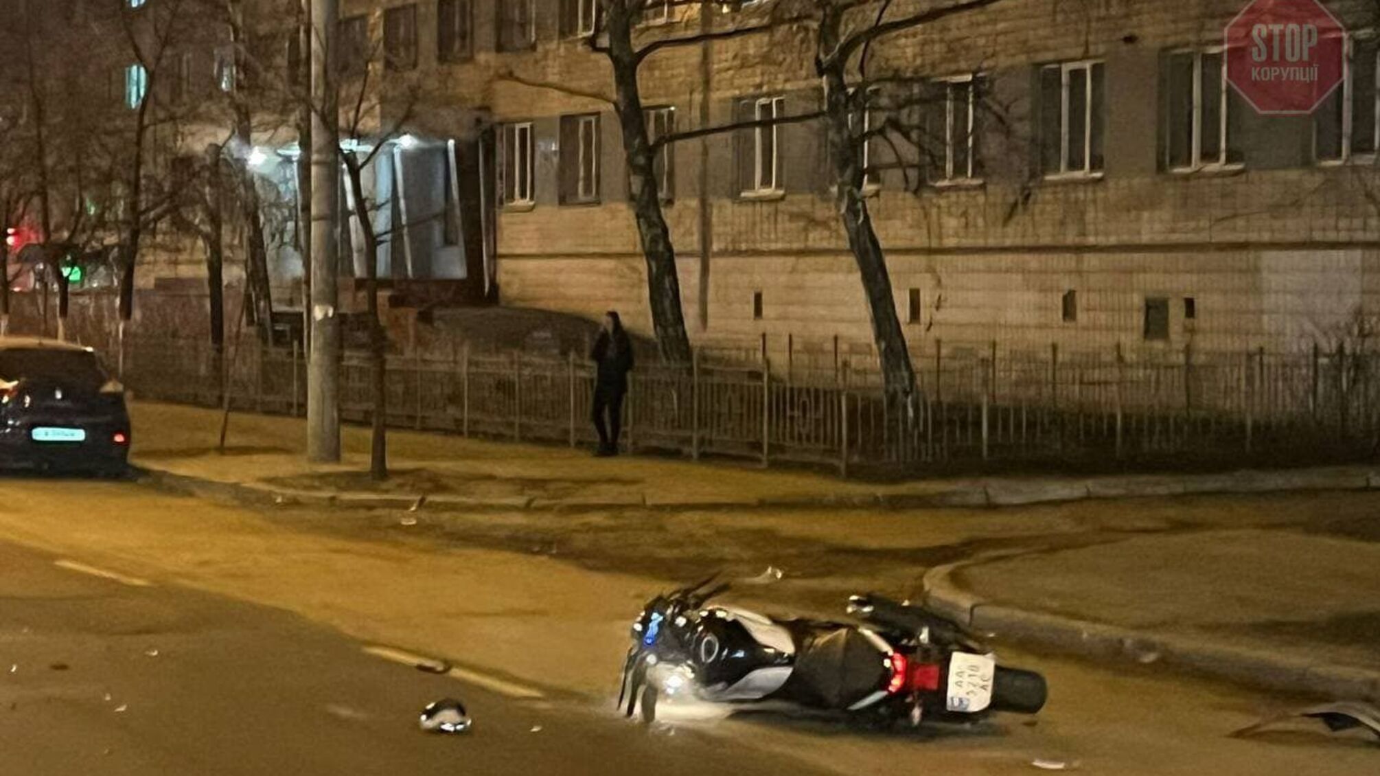 У Києві на проспекті Науки сталась ДТП із потерпілим (фото)