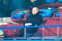 Путин сделал вид, что спит на Олимпиаде из-за команды Украины