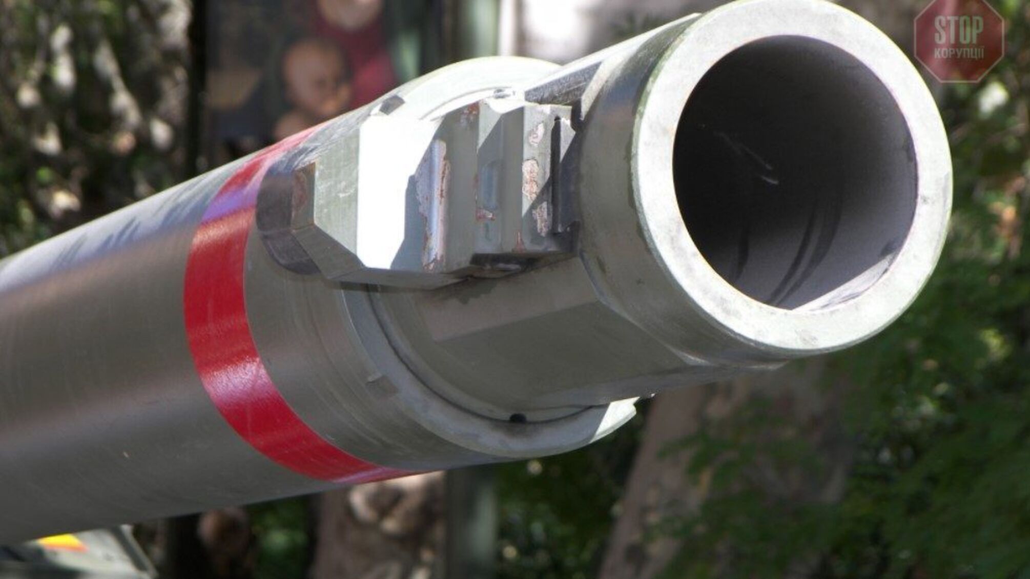 Донбас: обстріляно автомобіль на відстані 11 км від лінії розмежування