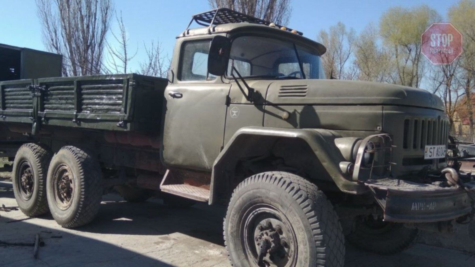 Боевики ОРДЛО прямым попаданием уничтожили машину Центра прекращения огня (видео)