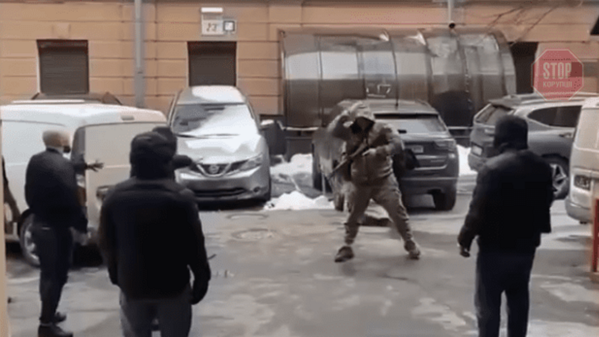 В центре Киева произошла стрельба, есть раненые (видео)