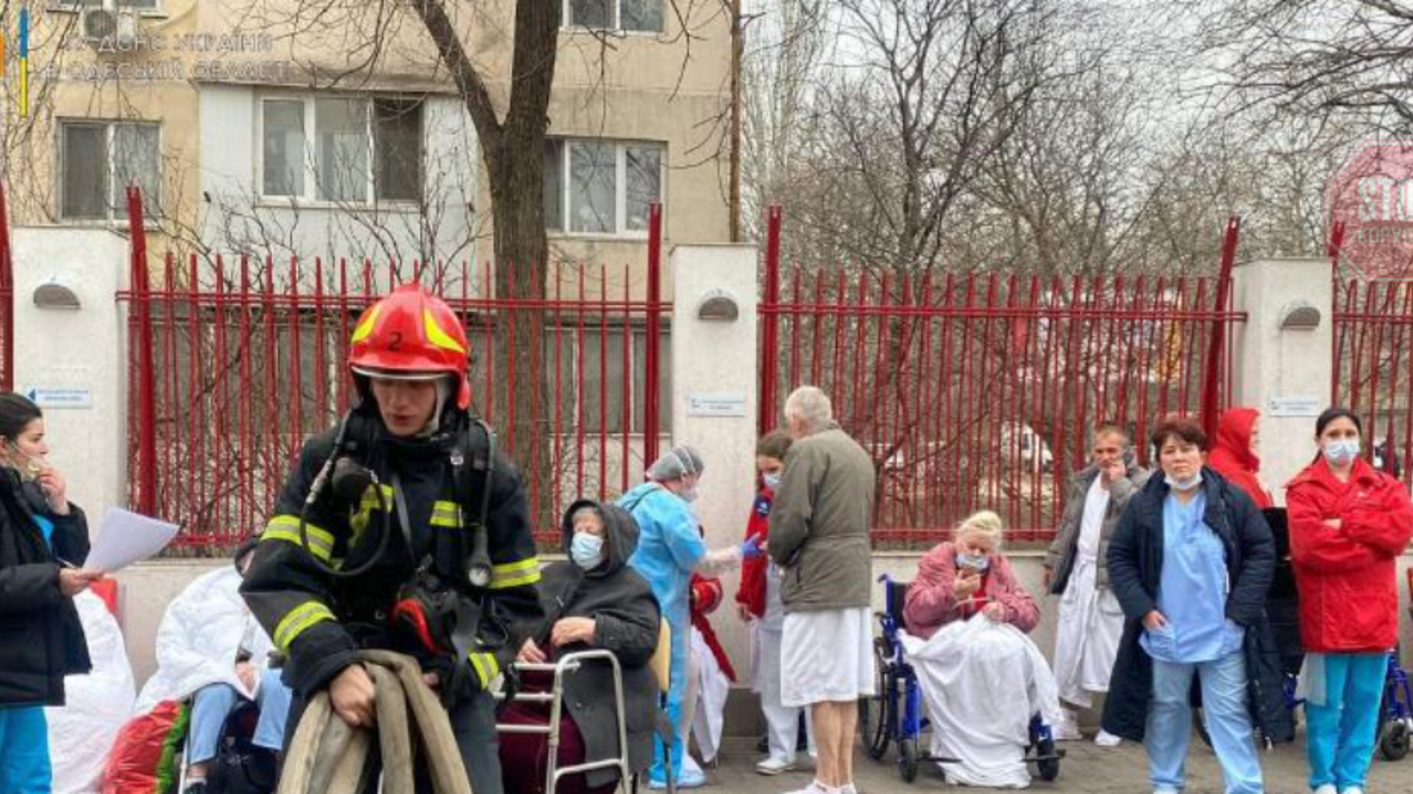В Одессе горела больница: эвакуировали почти 30 человек (фото)