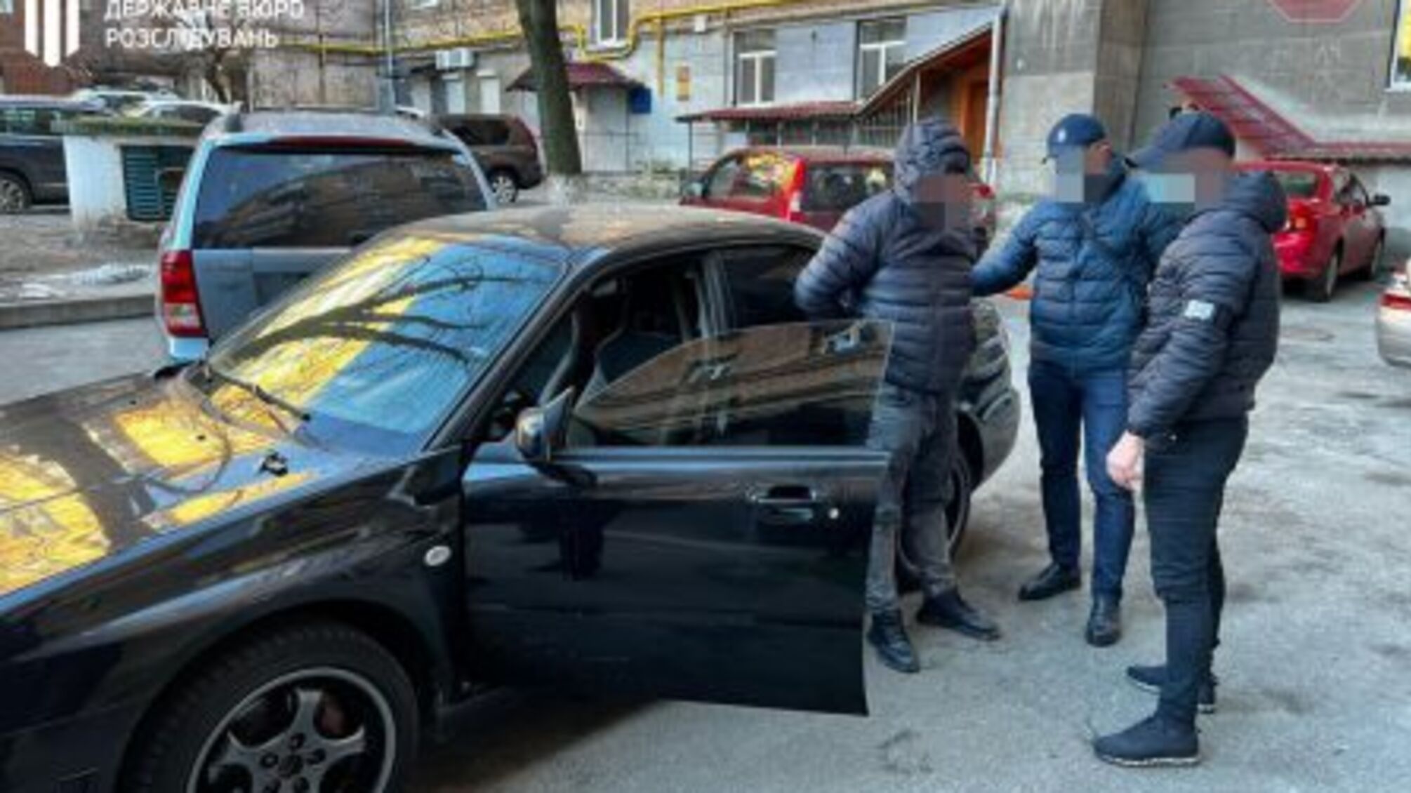 Віра в гроші: посадовець Держгеокадастру вимагав 230 000 у релігійної громади – ДБР