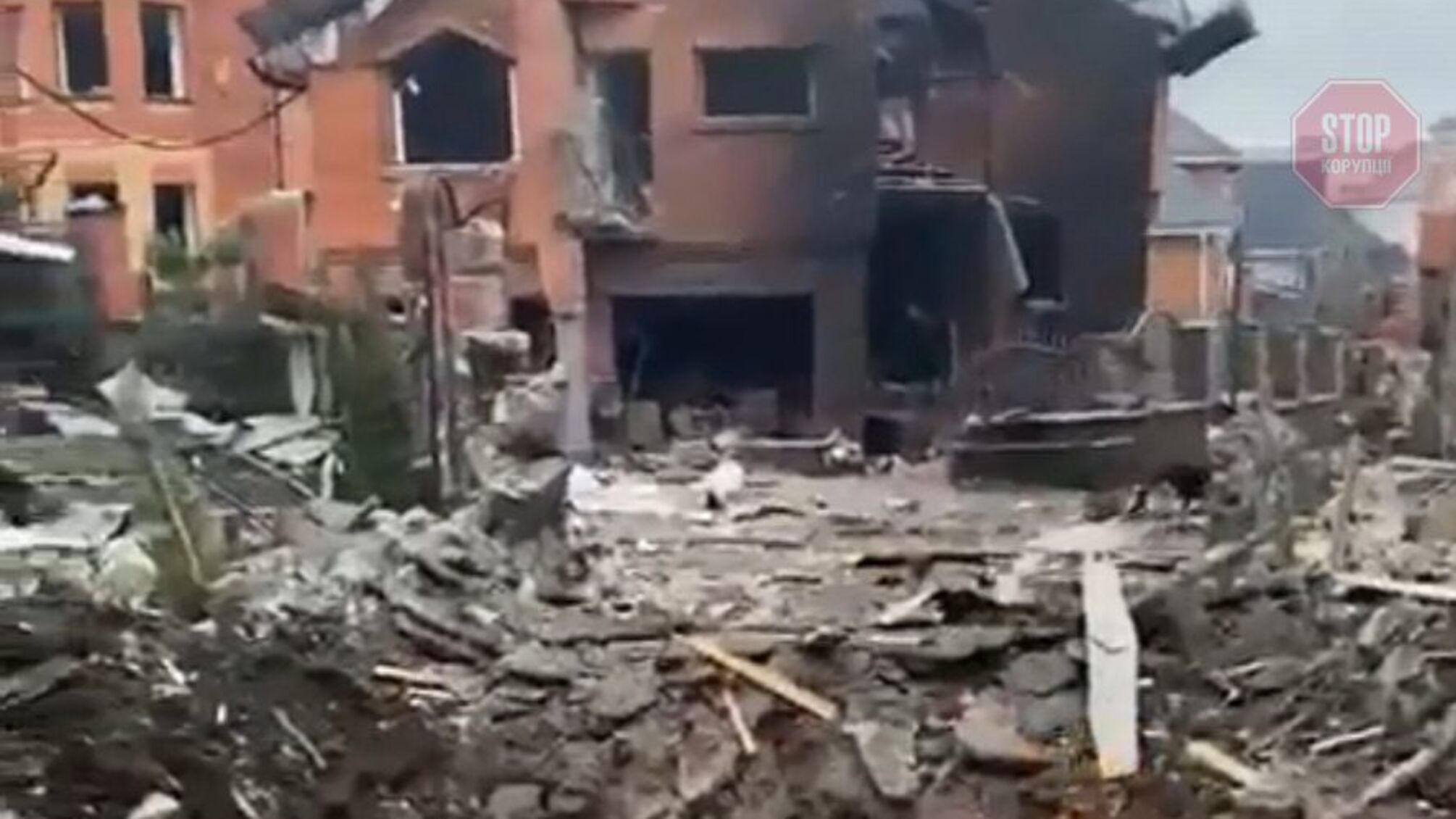 У Білій Церкві росіяни обстріляли ракетами приватний житловий сектор (відео)