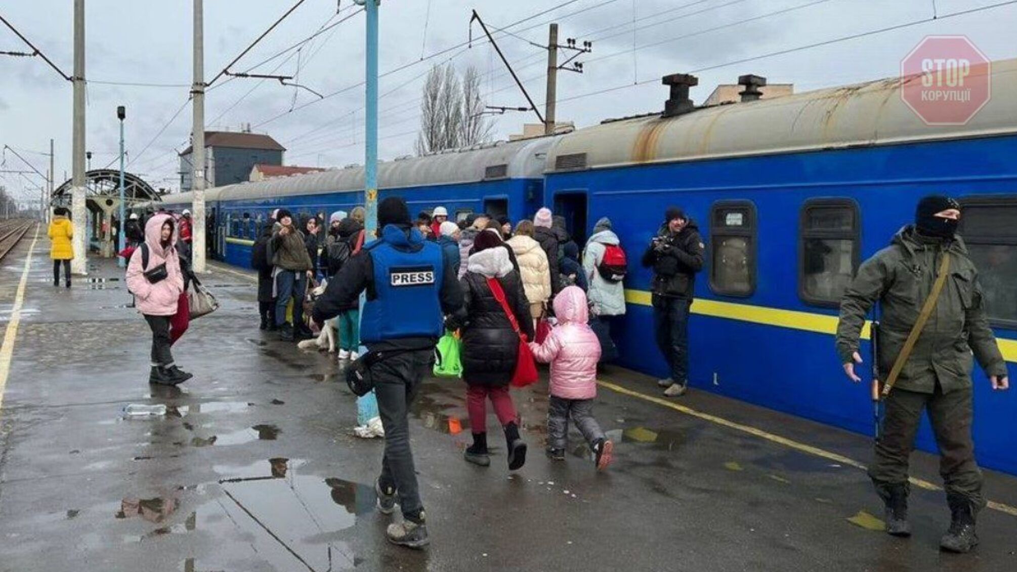 Укрзалізниця: армія рф обстріляла евакуаційний поїзд