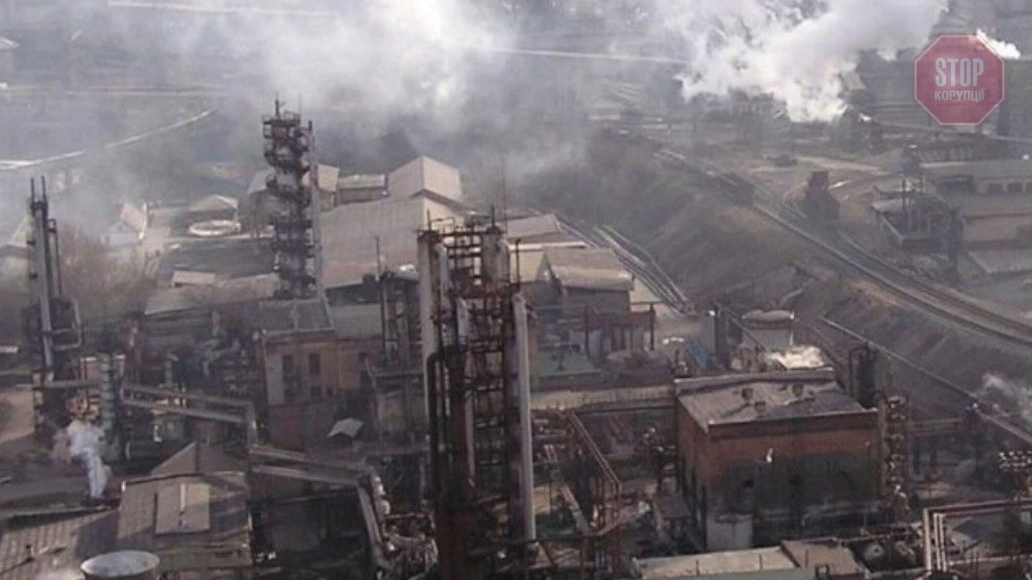 Почти половина эвакуированных предприятий возобновила работу - Минэкономики