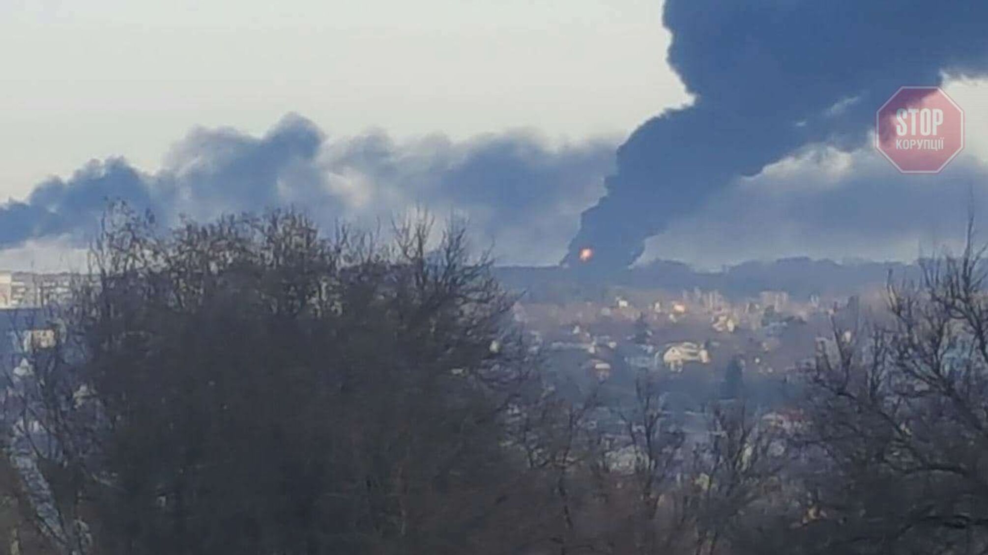 Росіяни скинули 8 ракет по Василькову та повністю знищили аеродром