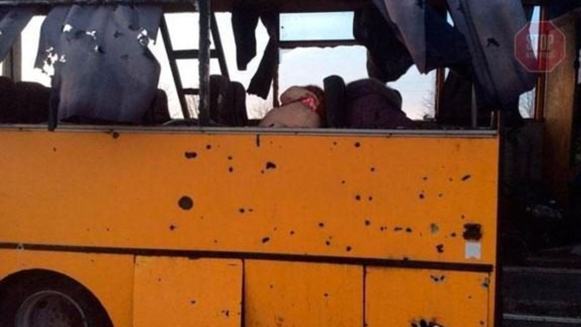 В Мариуполе расстреляли эвакуационную колонну с детьми