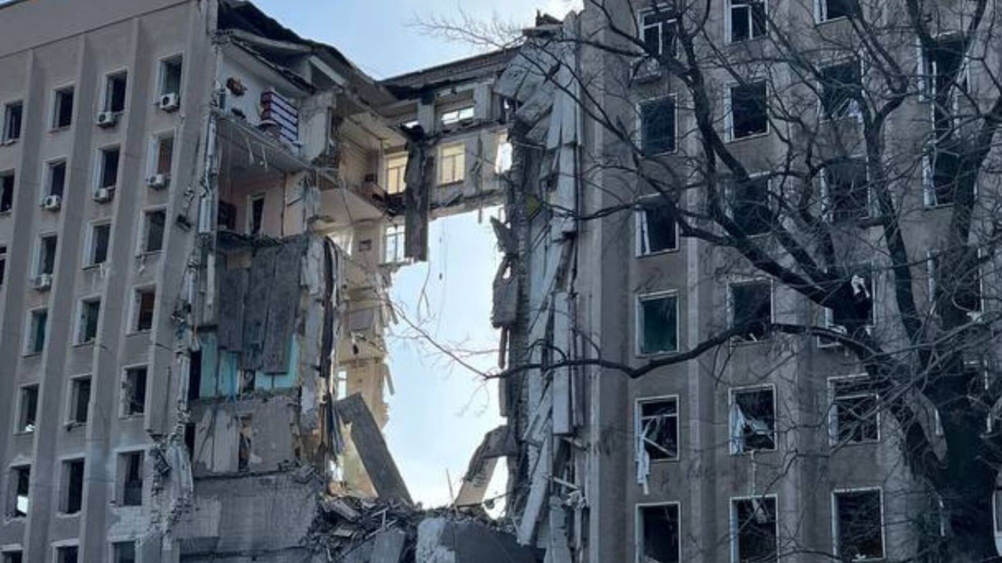 Разрушено здание Николаевской ОВА