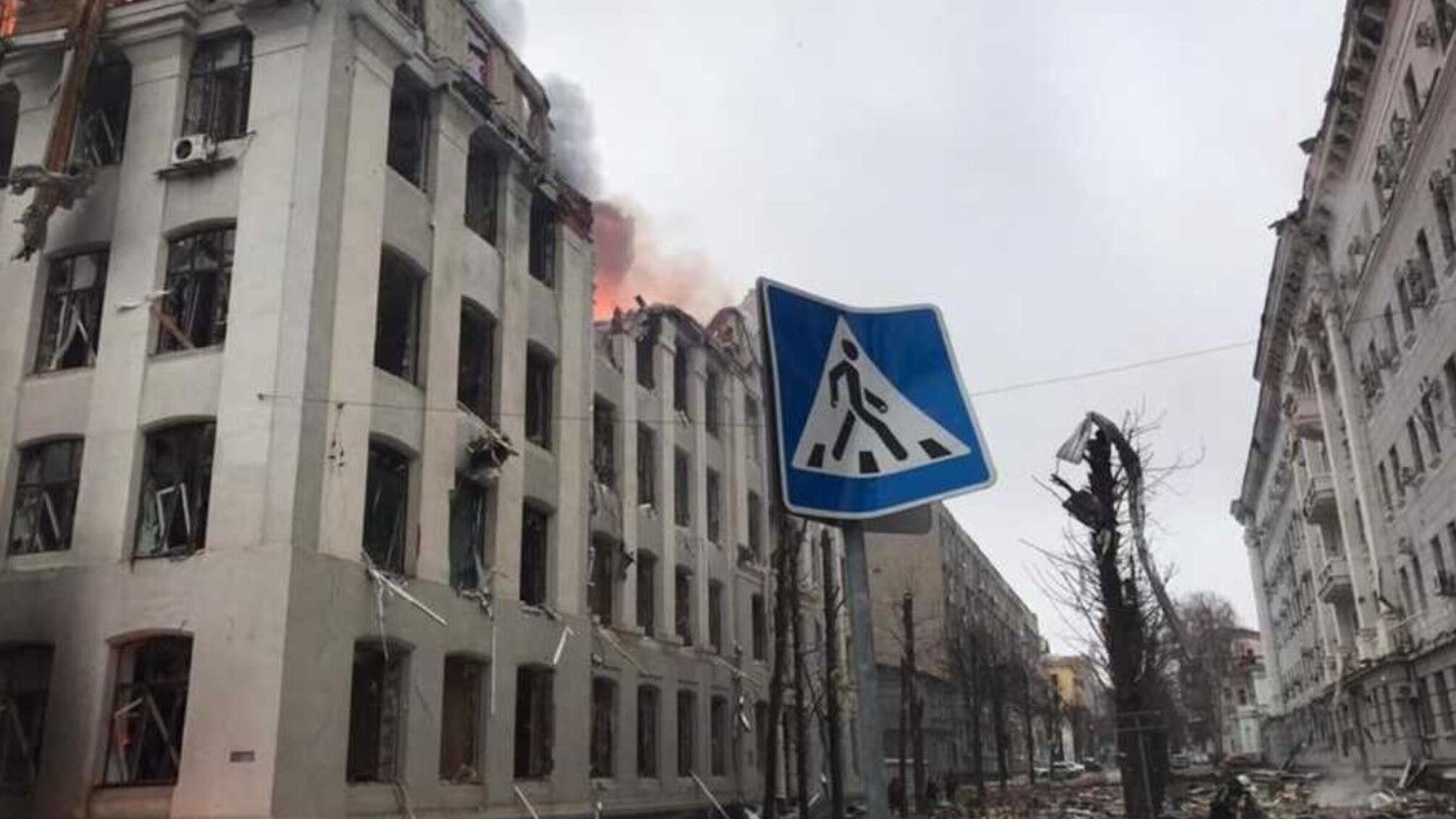 зруйнована будівля у Харкові