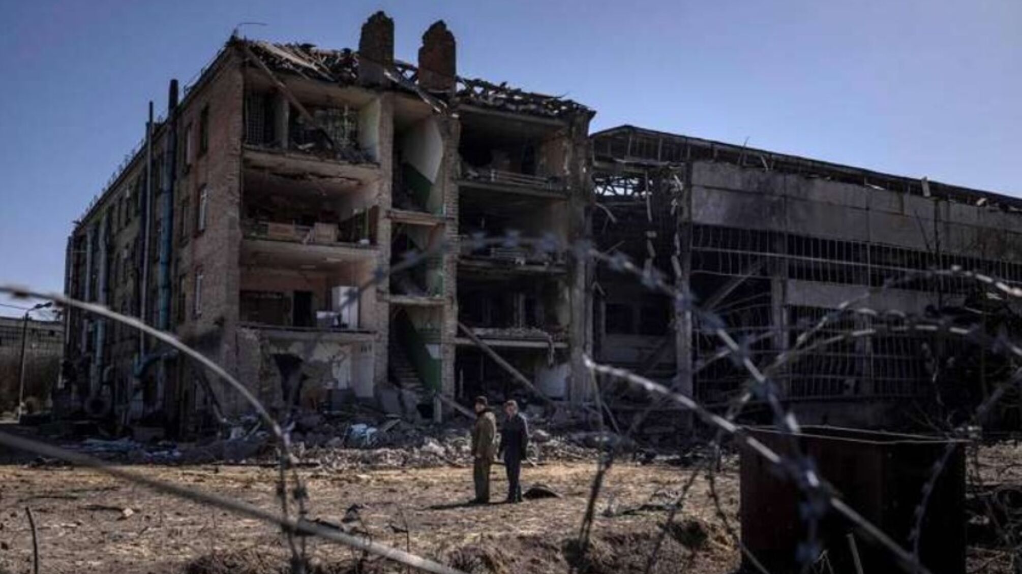 зруйнована будівля