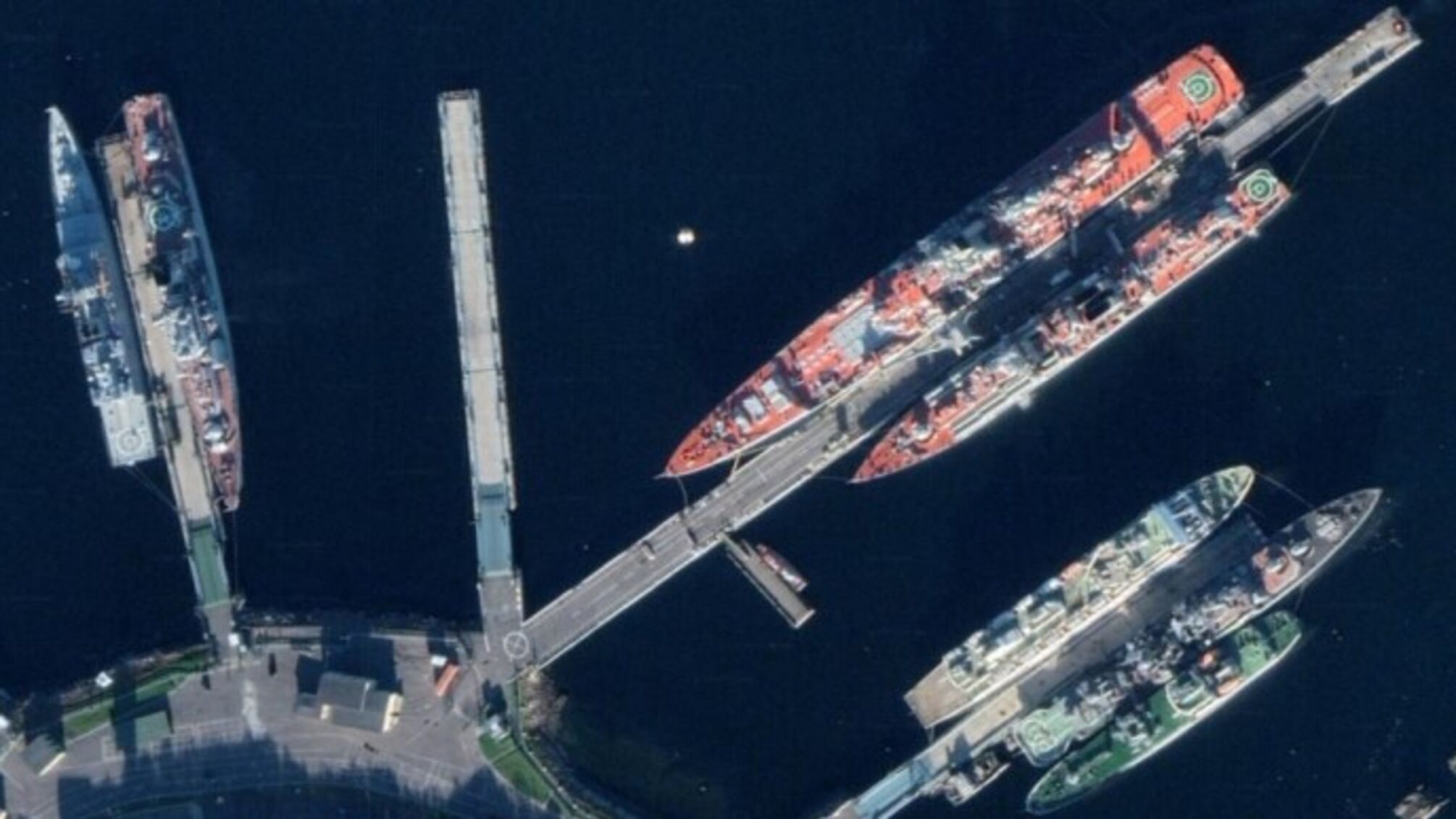 АТОМНЫЙ РАКЕТНЫЙ КРЕЙСЕР ВМФ РФ ПЕТР ВЕЛИКИЙ,