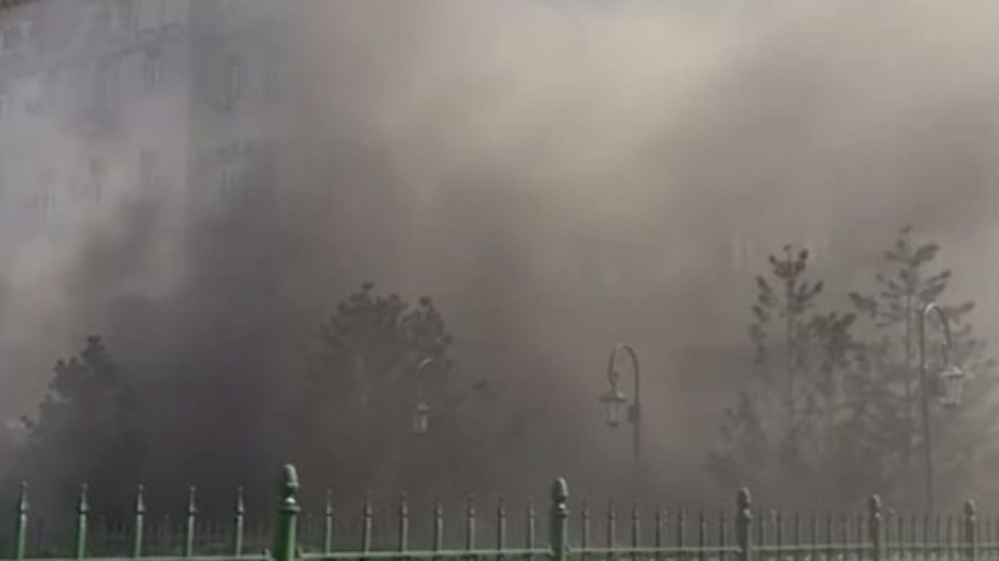 В центре Москвы - сильный пожар и задымление (видео)