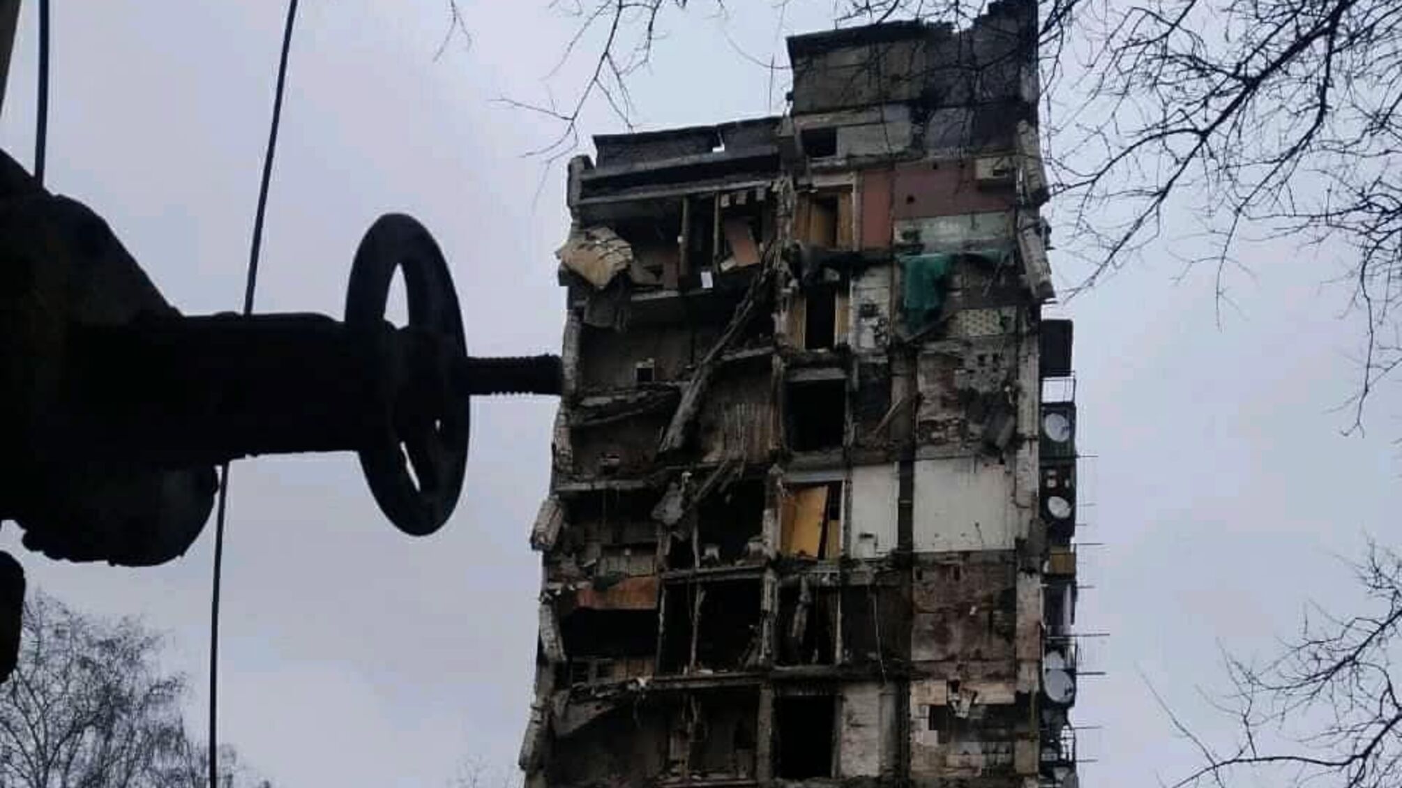 зруйнований будинок