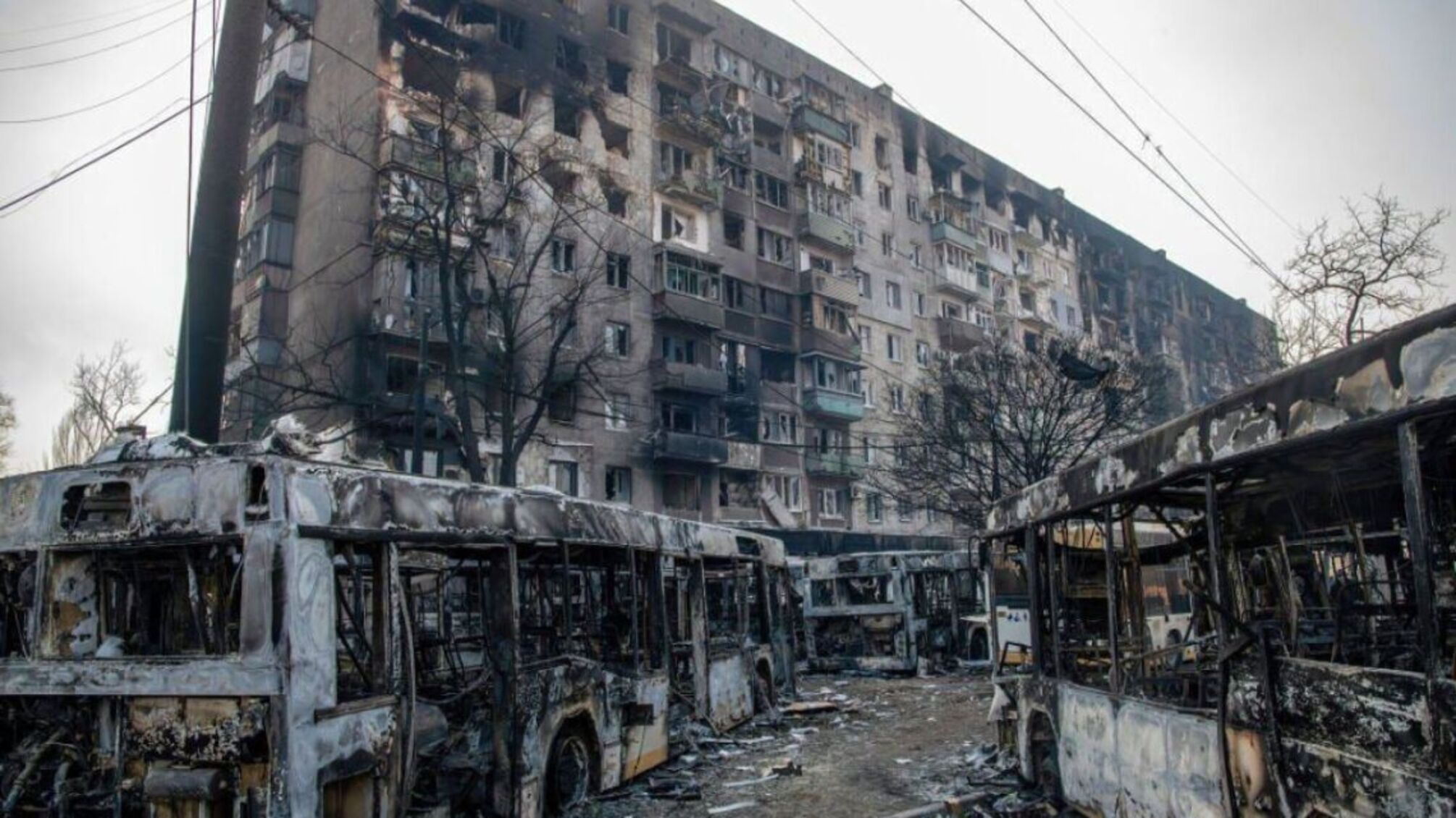 На Луганщині зруйновані практично всі лікарні та аптеки  