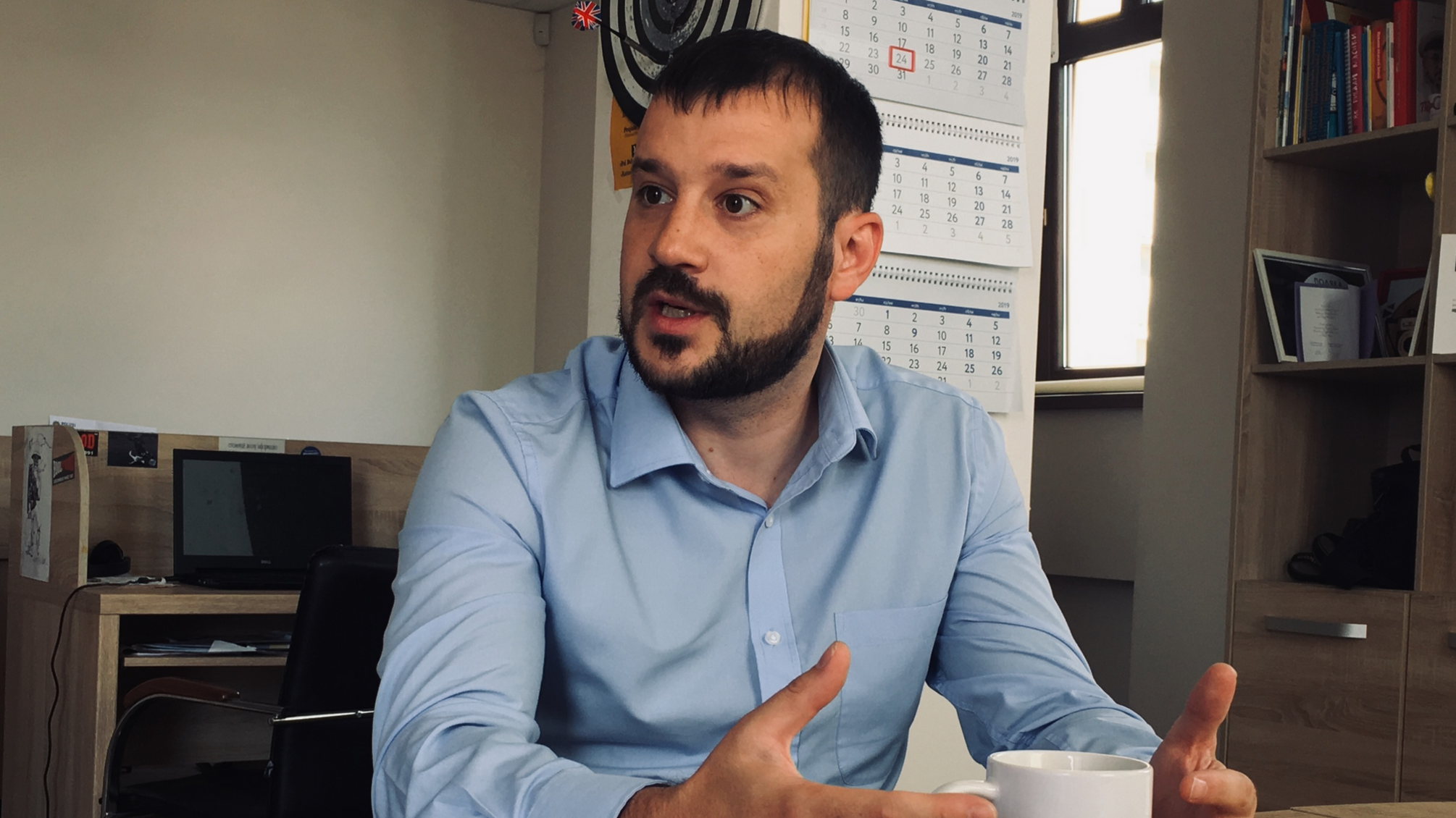 Виктор Андрусив с кружкой